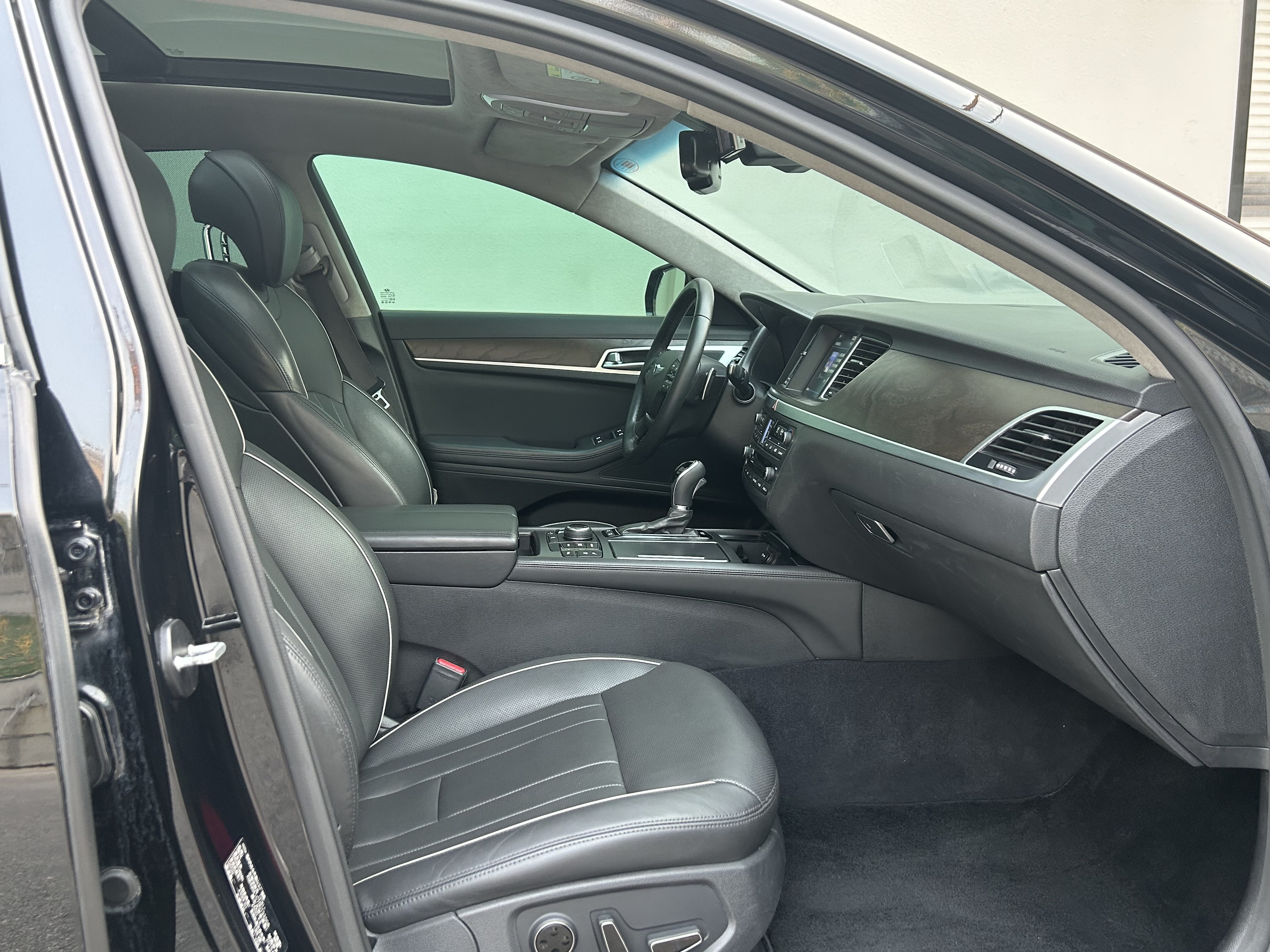 Hyundai Genesis 2015 immagine di auto #16