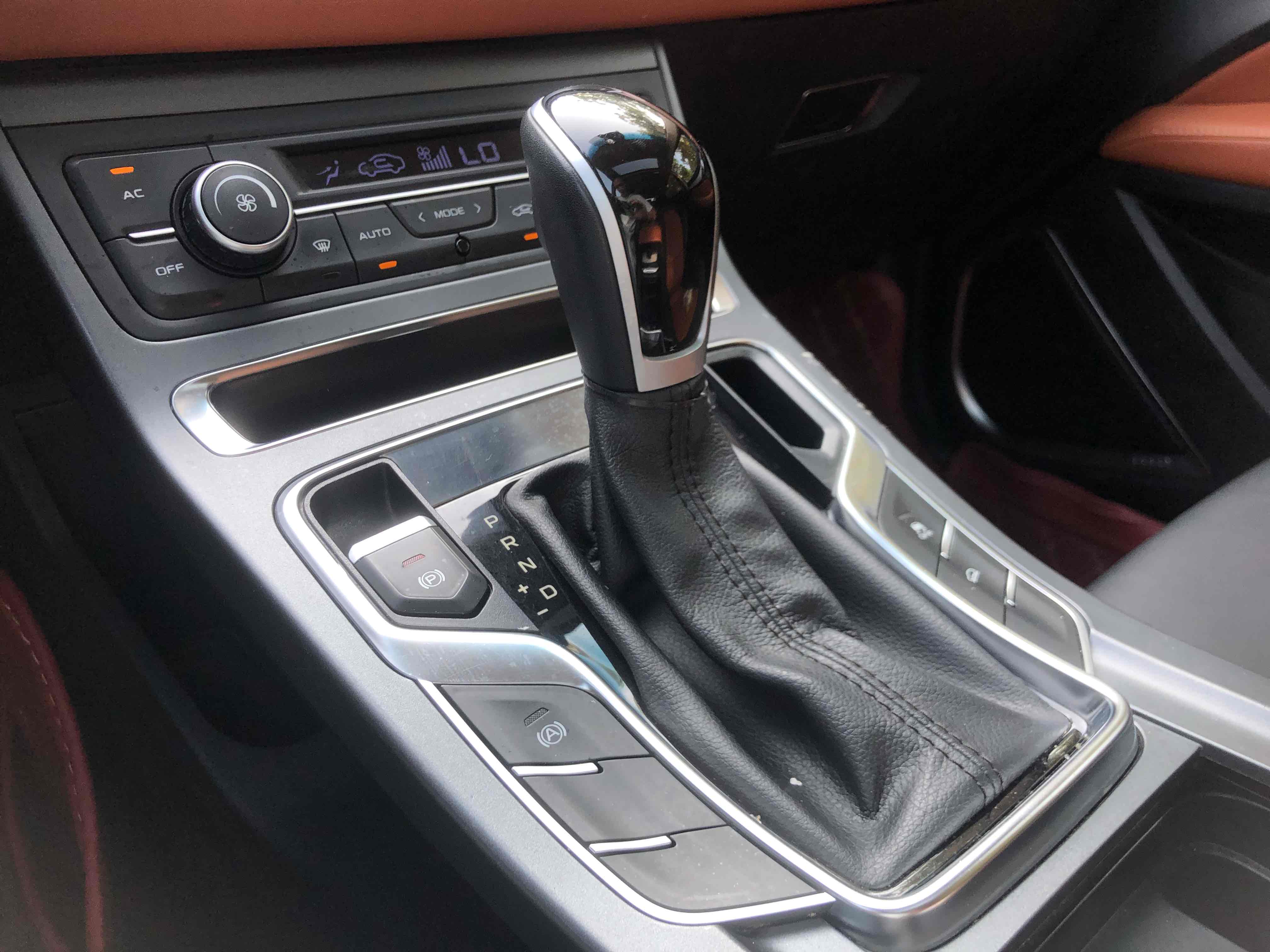 GEELY Vision S1 2018 car image #16