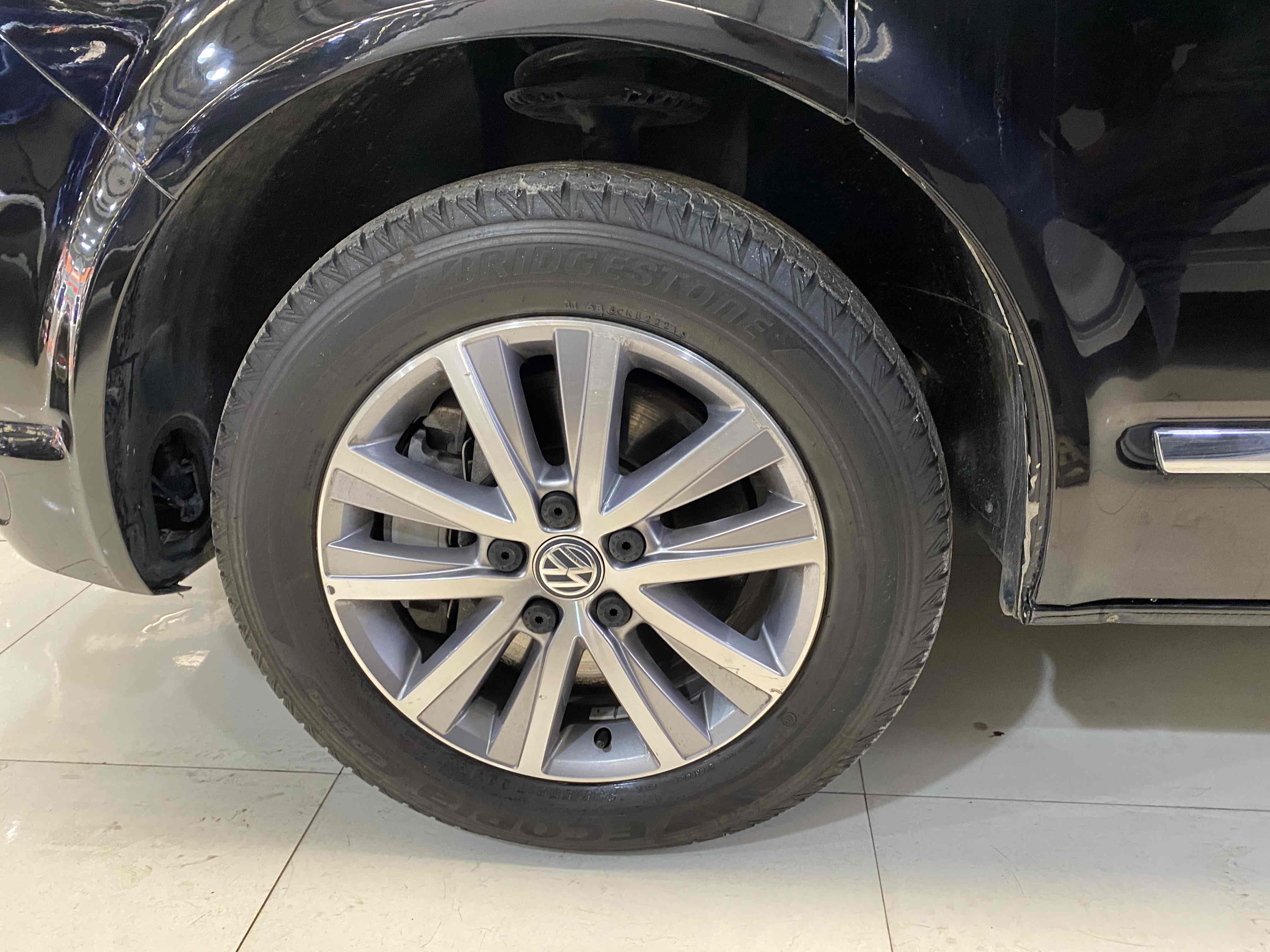 Volkswagen Caravelle 2019 car image #16