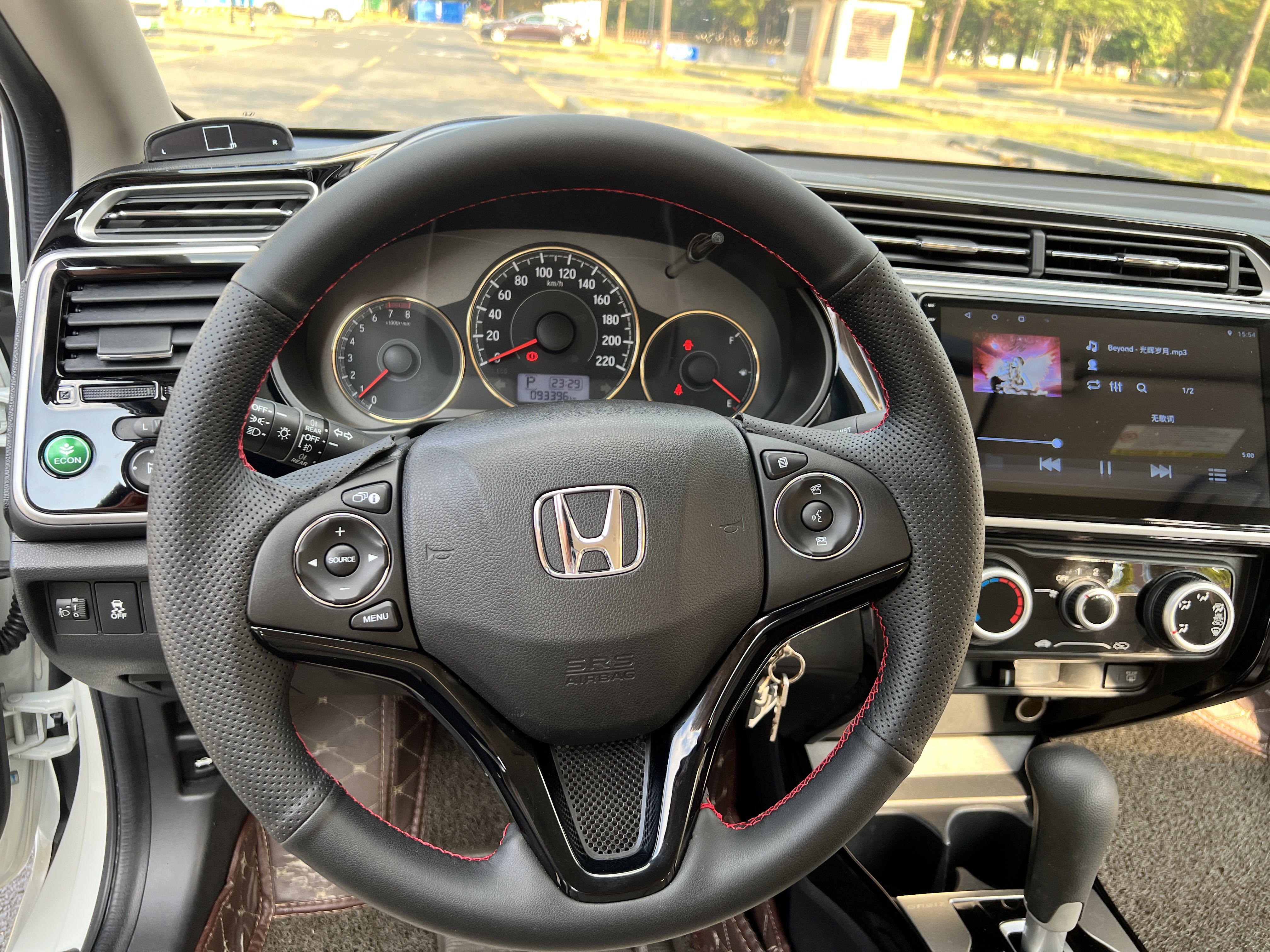 Honda Greiz 2016 #16 Honda Greiz 2016 car image #16