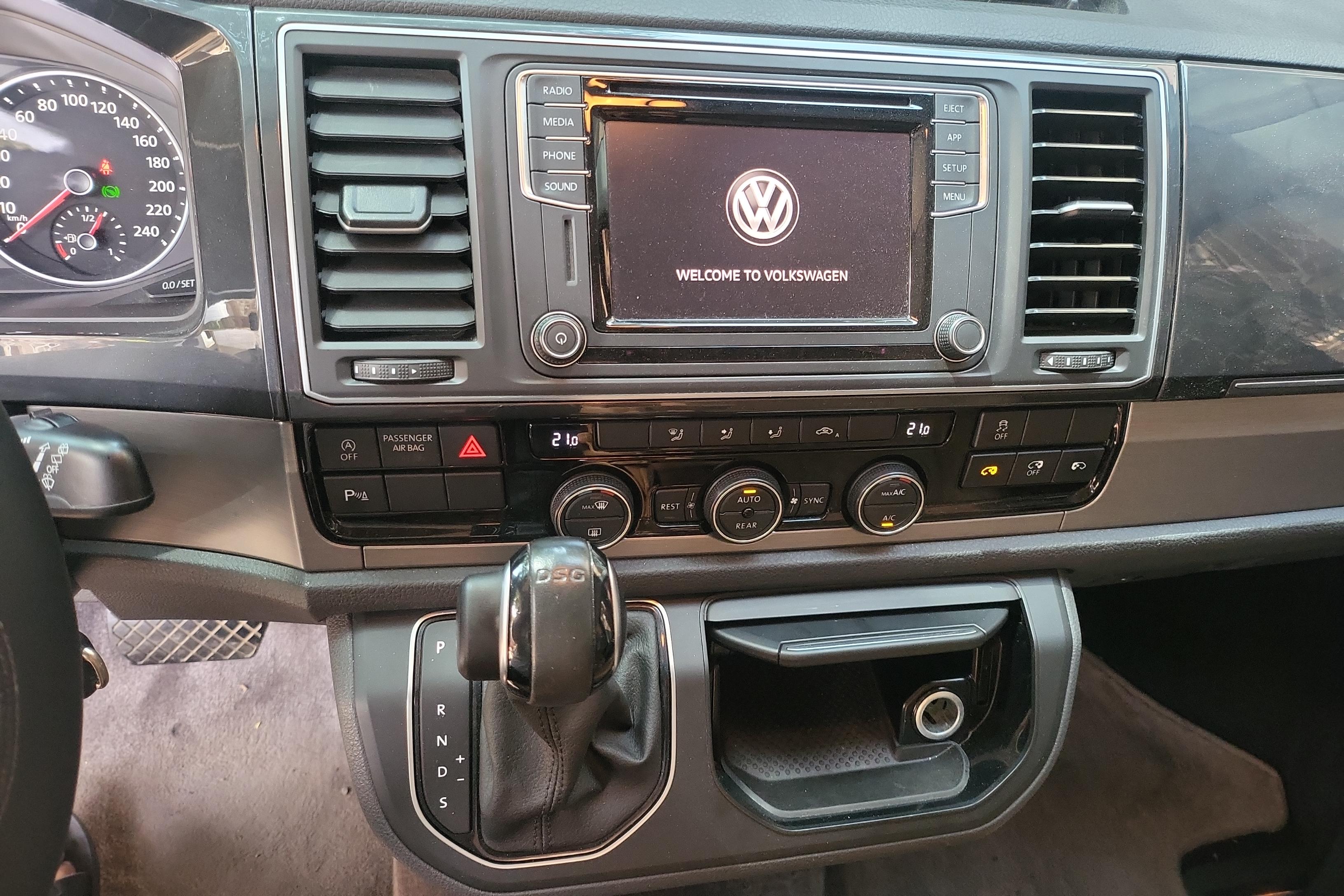 Volkswagen Caravelle 2020 car image #16