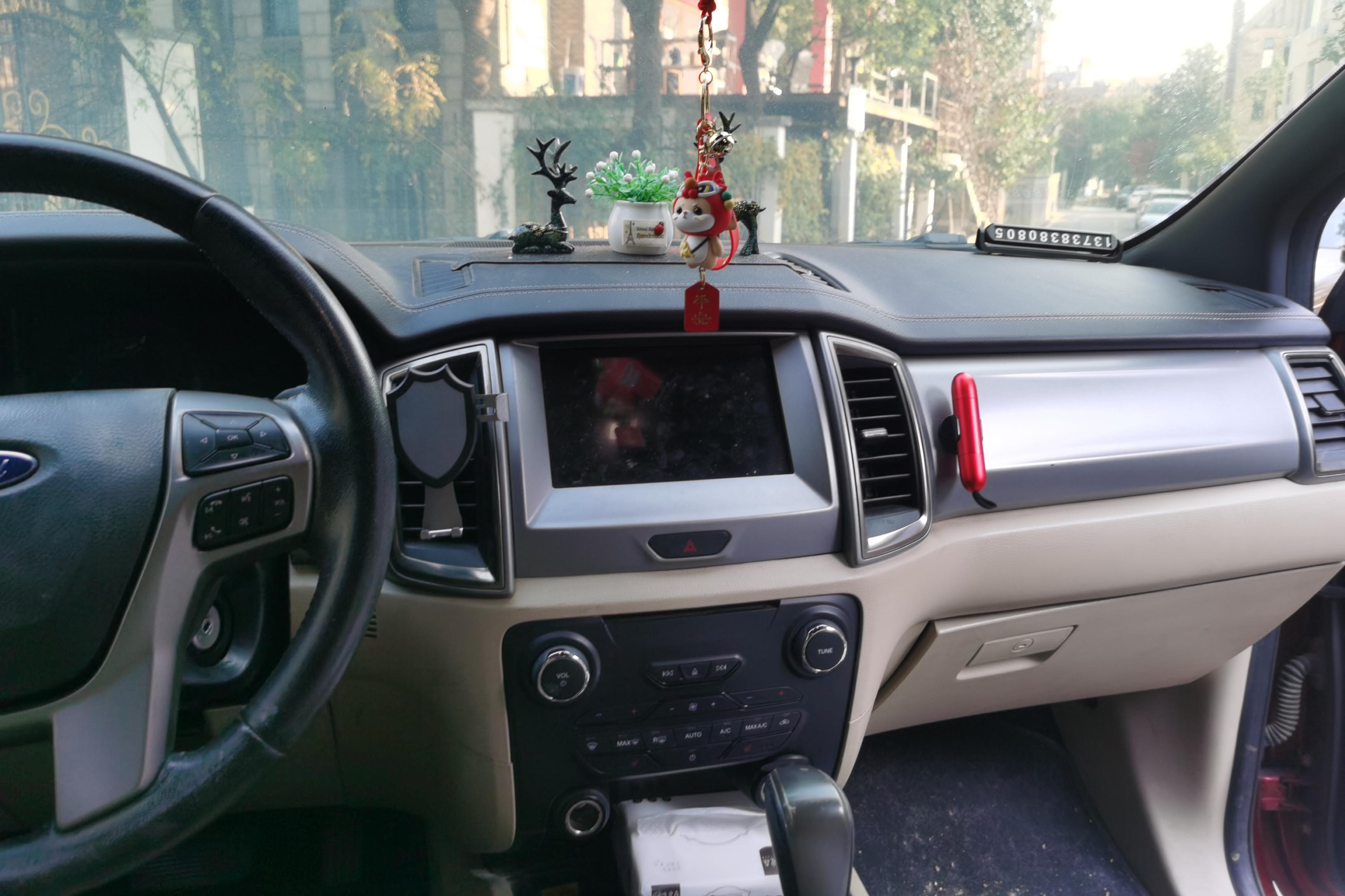 Ford Everest 2019 car image #16