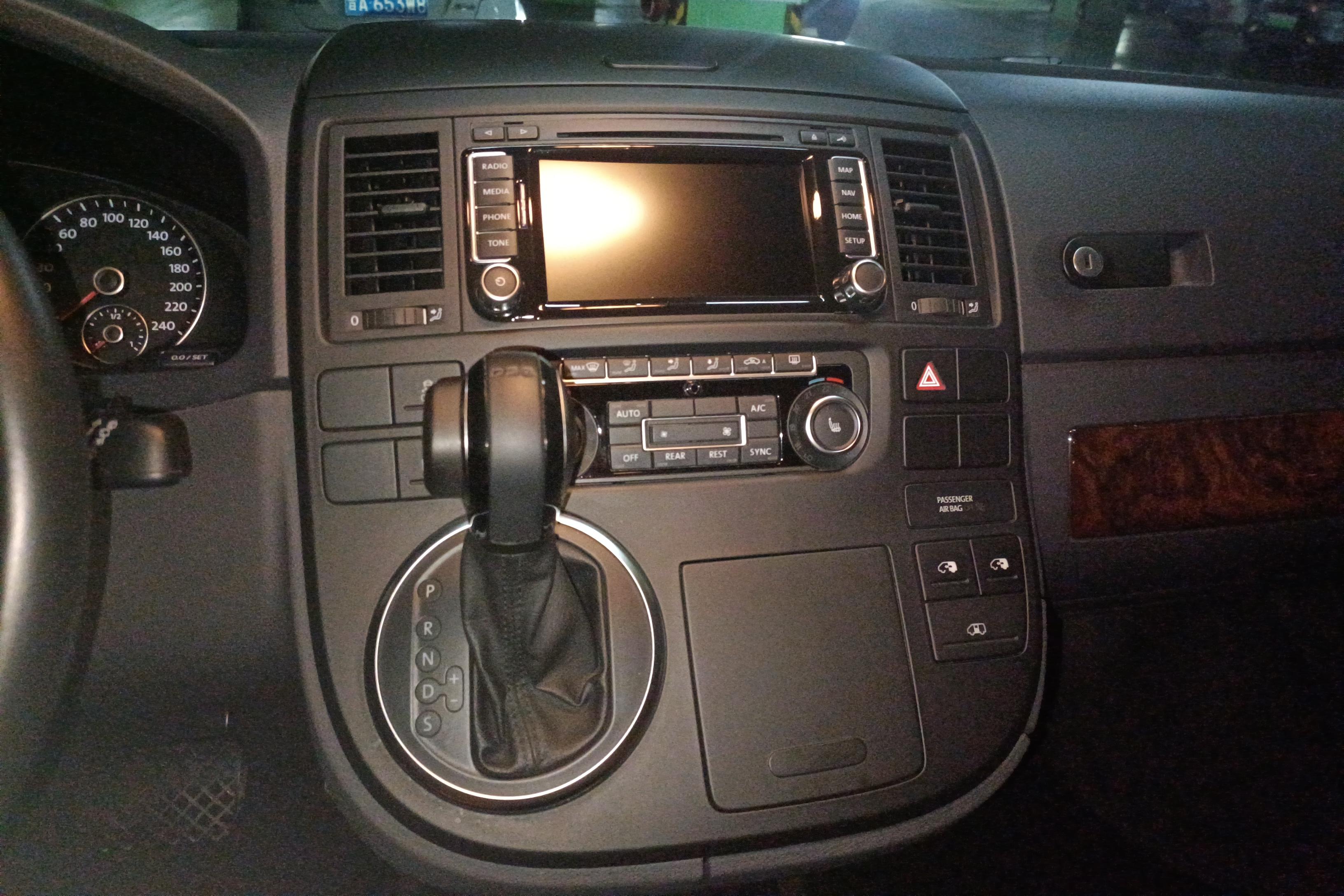 Volkswagen Multivan 2015 #16 Volkswagen Multivan 2015 imagem de carro #16