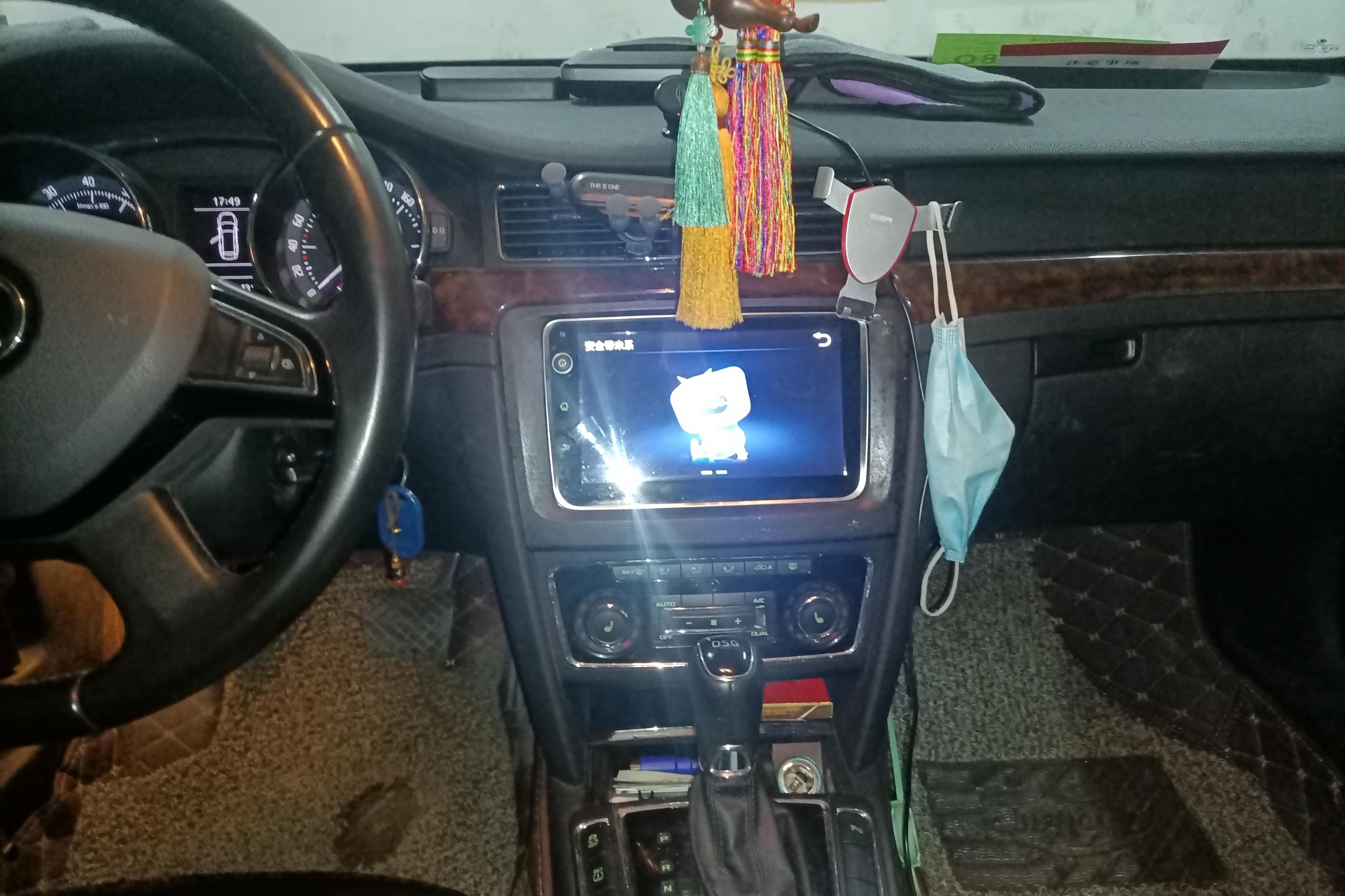 Skoda Superb Combi 2014 car image #16