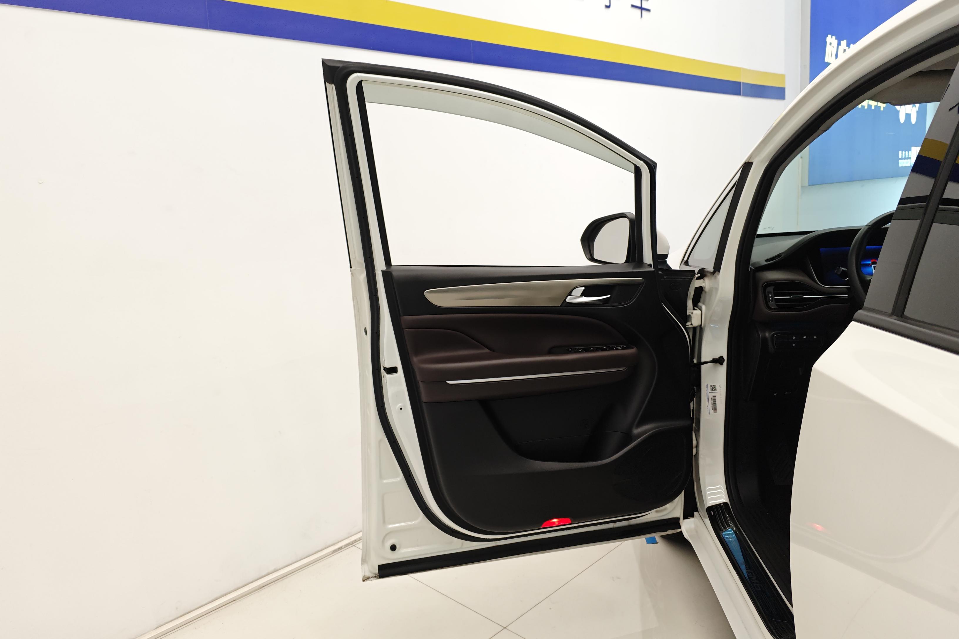 GAC Trumpchi M6 2019 immagine di auto #16