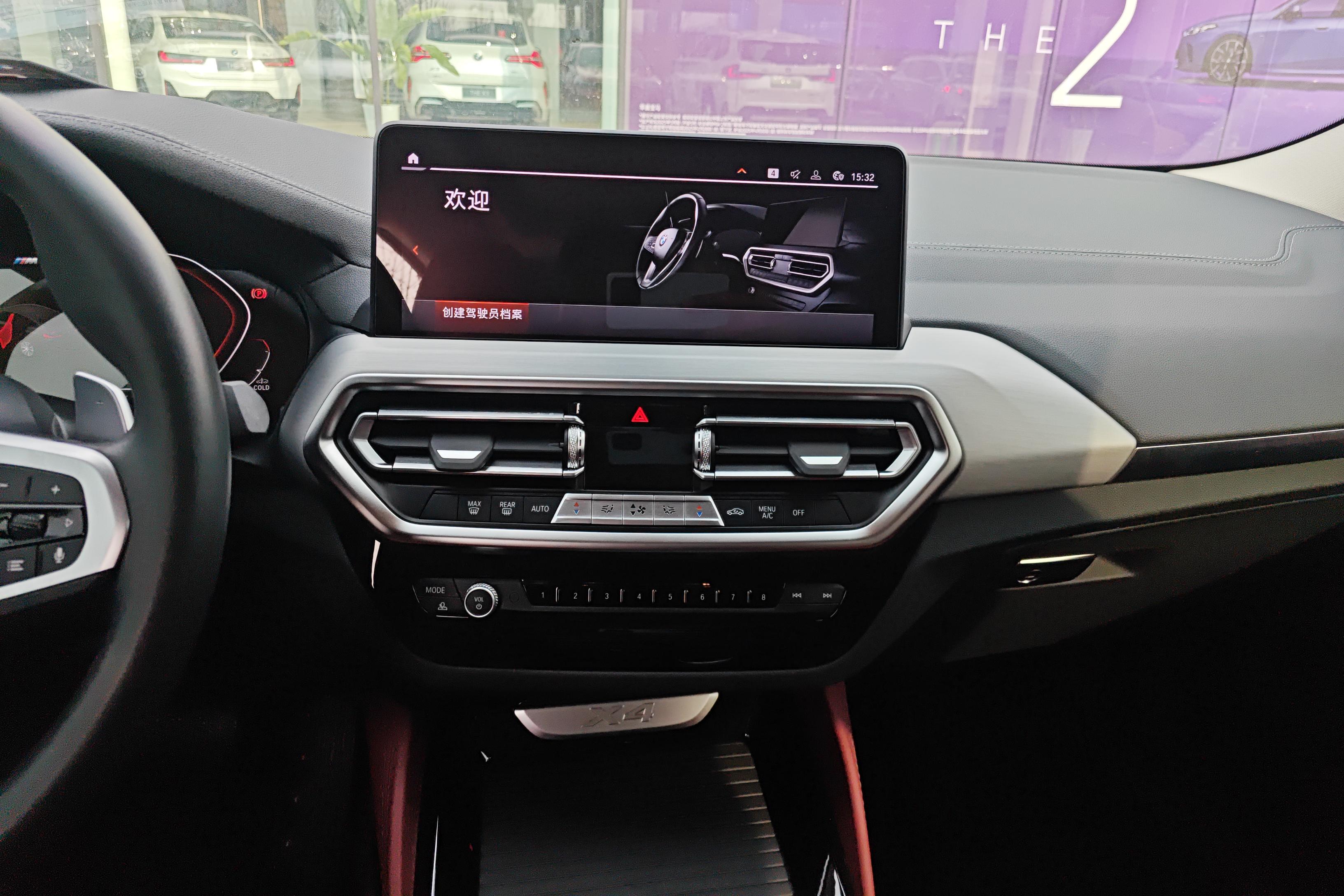 BMW X4 M40i 2023 #16 BMW X4 M40i 2023 car image #16