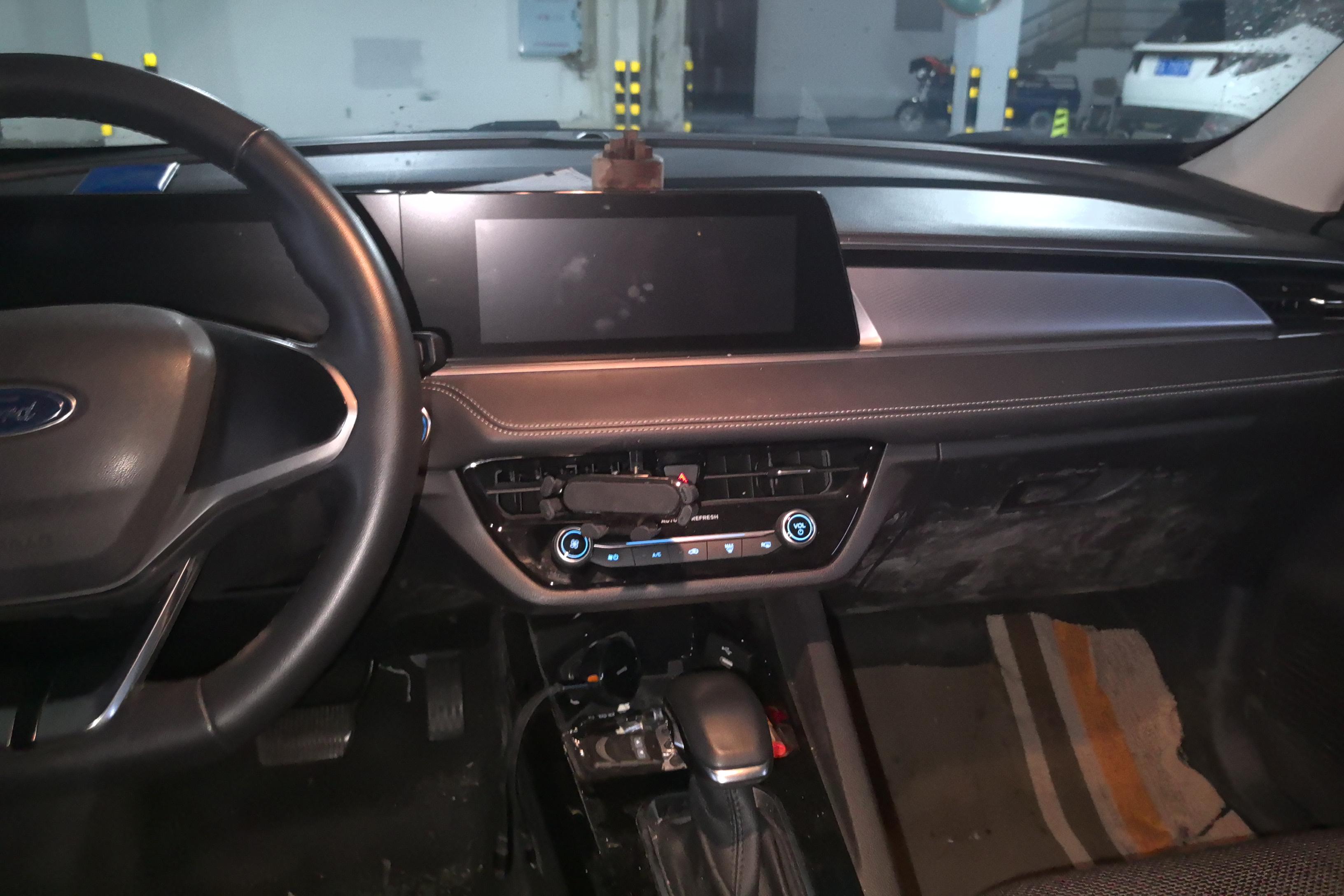 Ford Escort 2022 car image #16