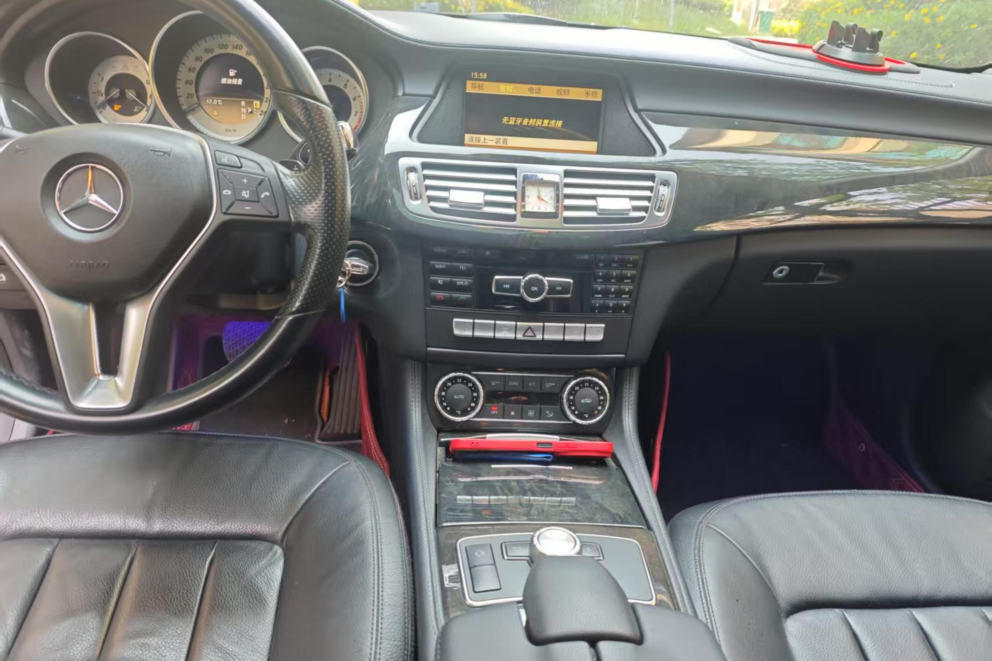 Mercedes-Benz CLS AMG 2012 صورة سيارة #16