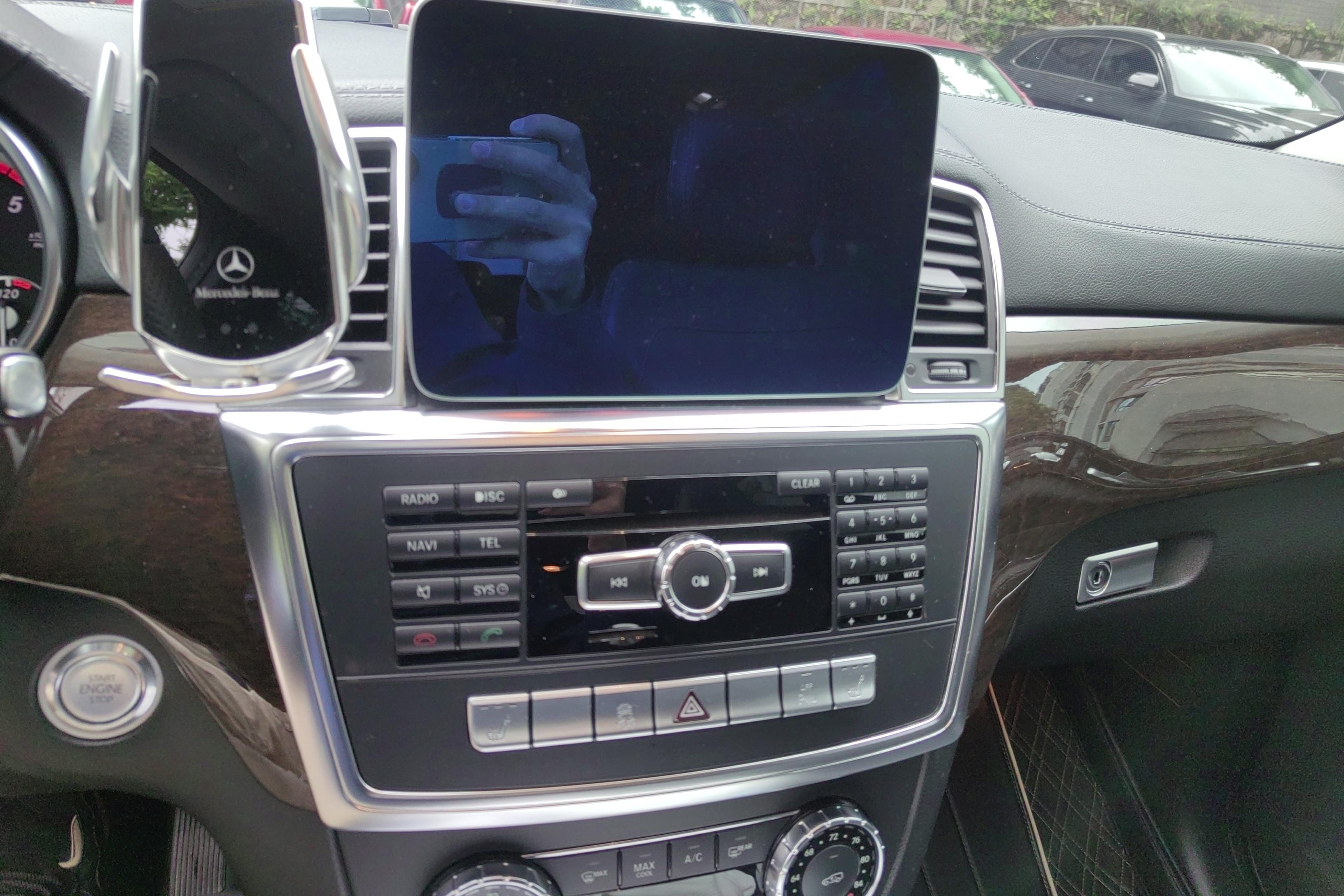 Mercedes-Benz GL Class 2015 car image #16