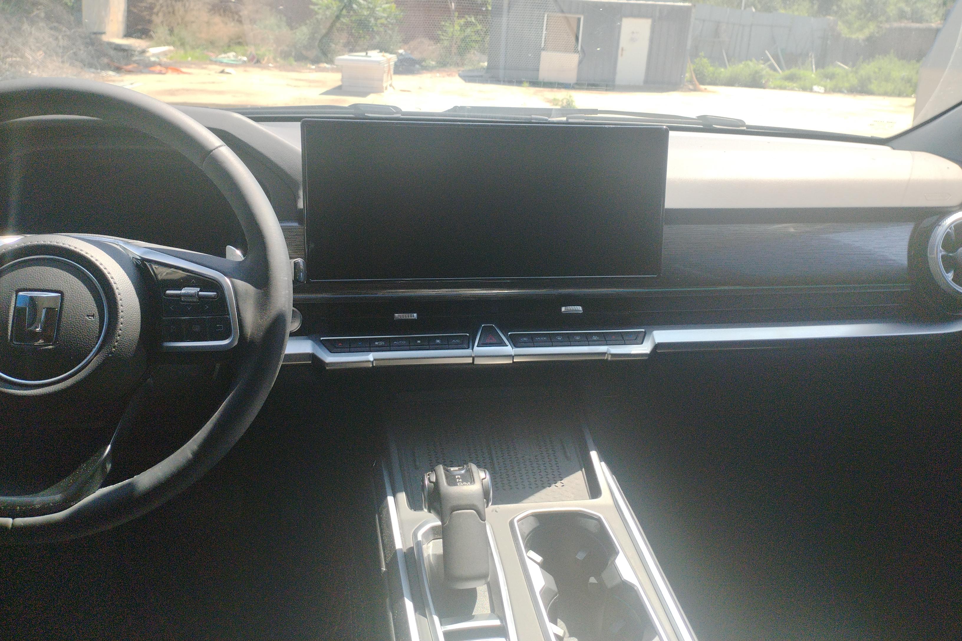 Tank 400 2023 car image #16