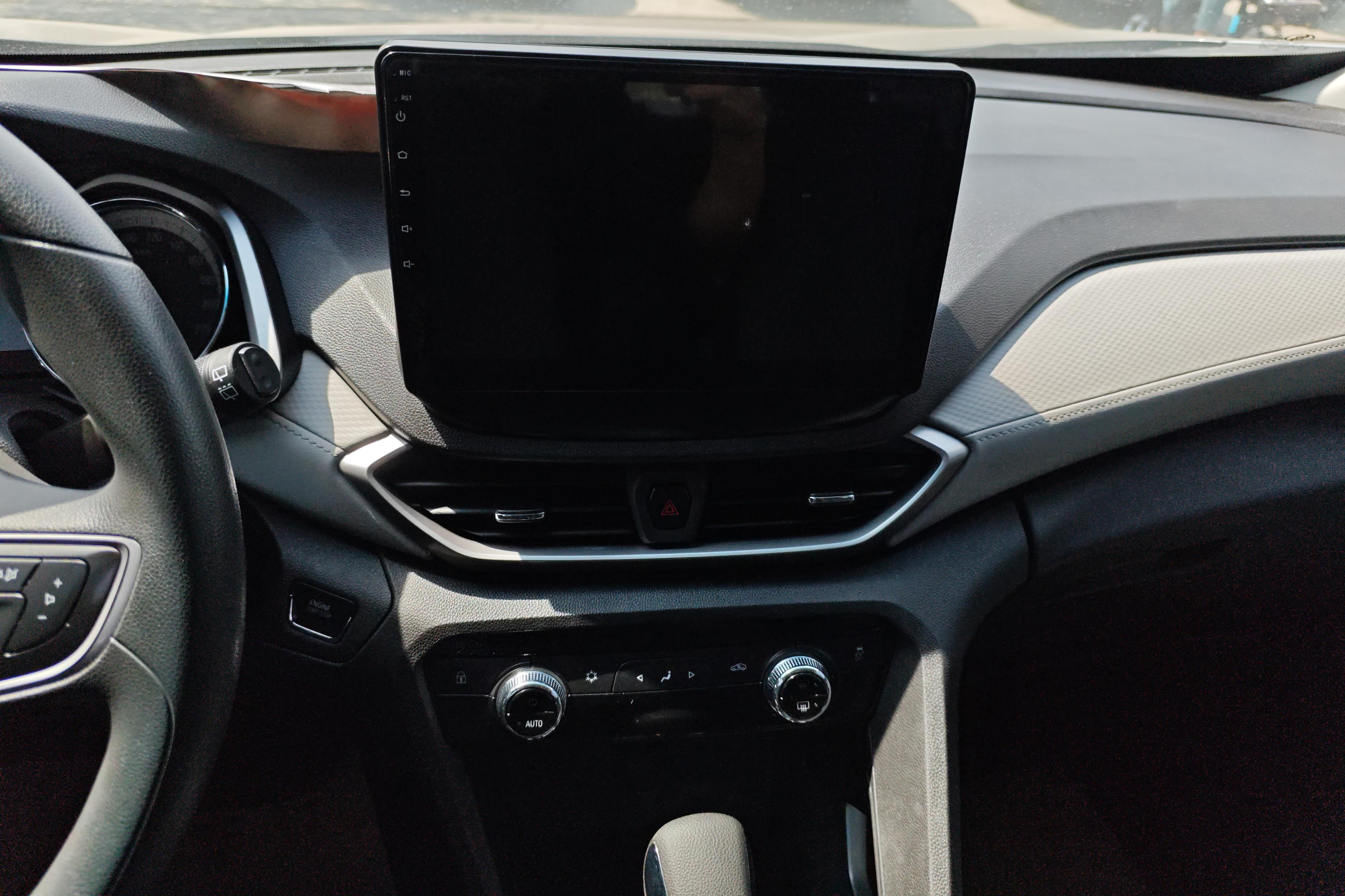 Chevrolet Orlando 2023 car image #16