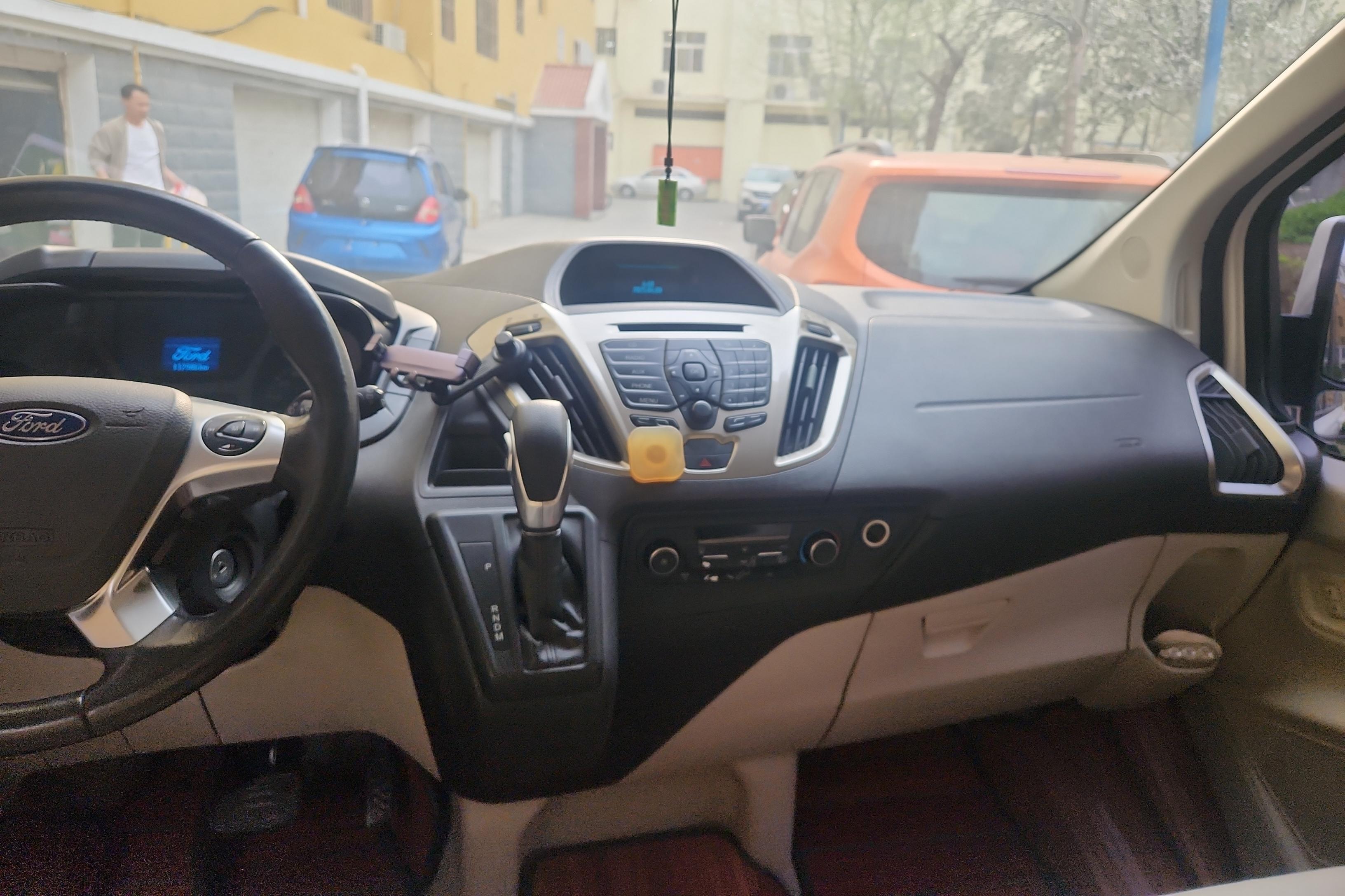 Ford Tourneo 2017 car image #16