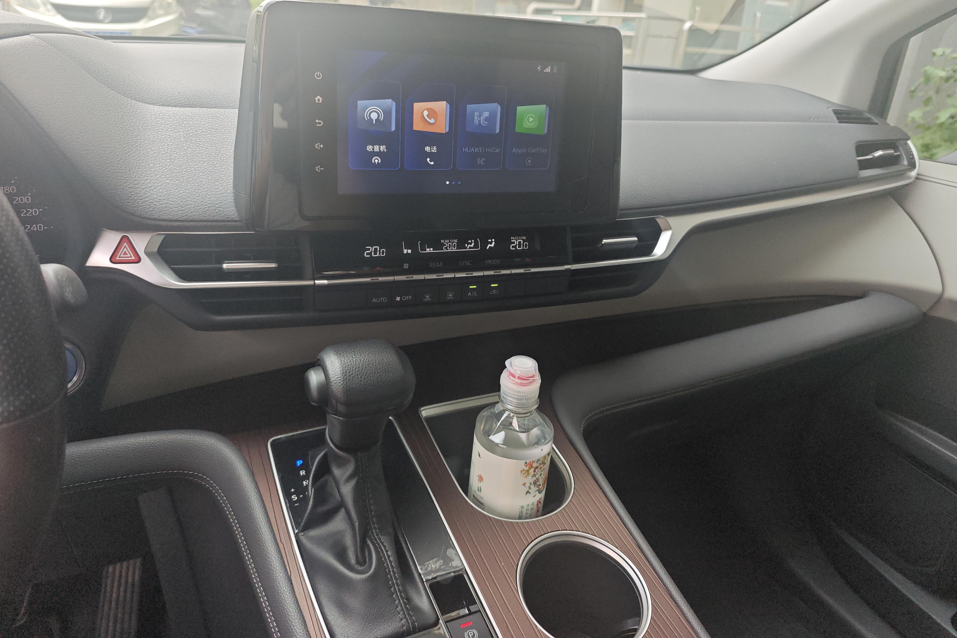 Toyota Granvia 2023 immagine di auto #16