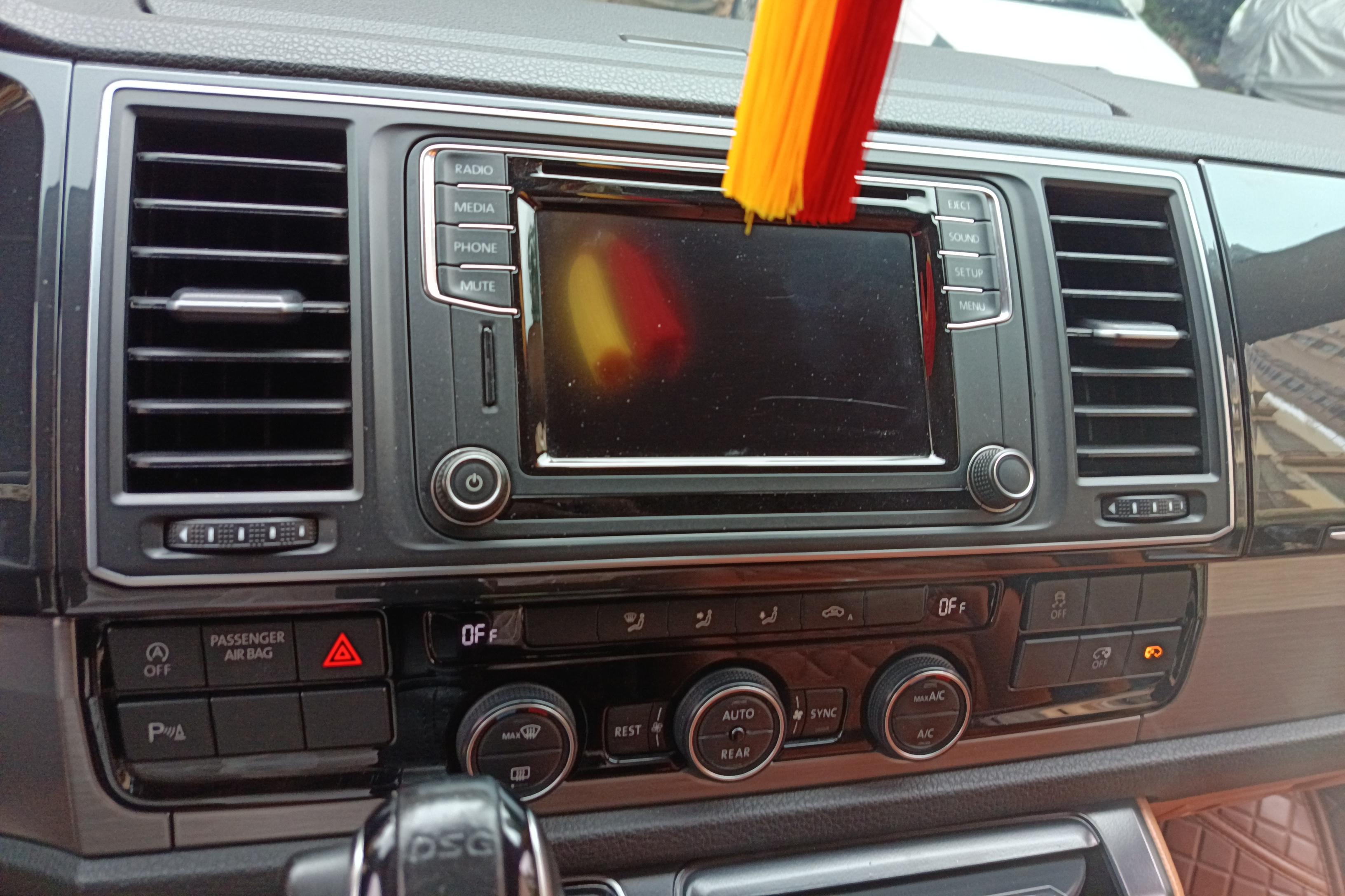 Volkswagen Caravelle 2018 #16 Volkswagen Caravelle 2018 car image #16