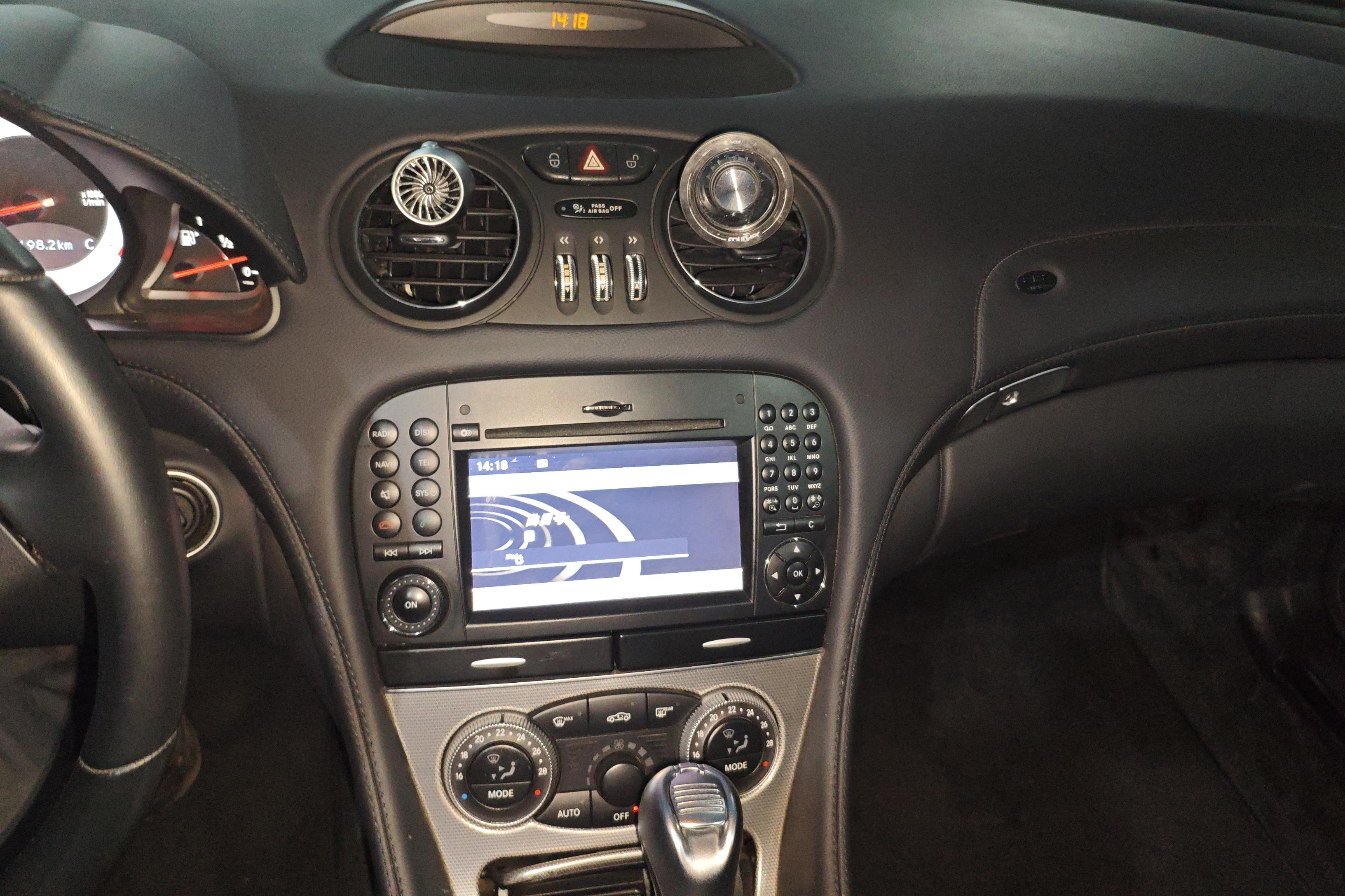 Mercedes-Benz SL Class 2011 #16 Mercedes-Benz SL Class 2011 car image #16