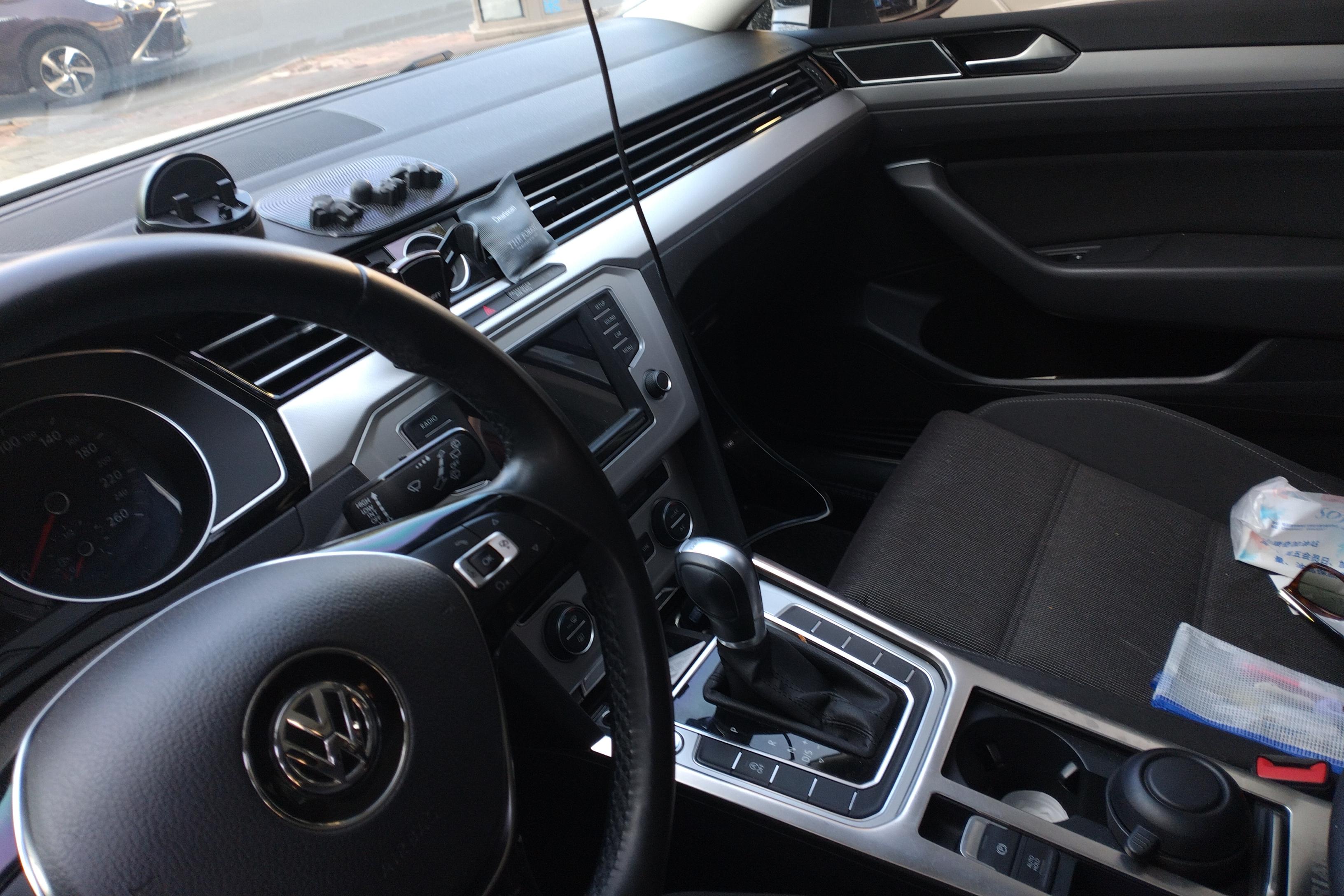 Volkswagen Passat Variant 2017 immagine di auto #16