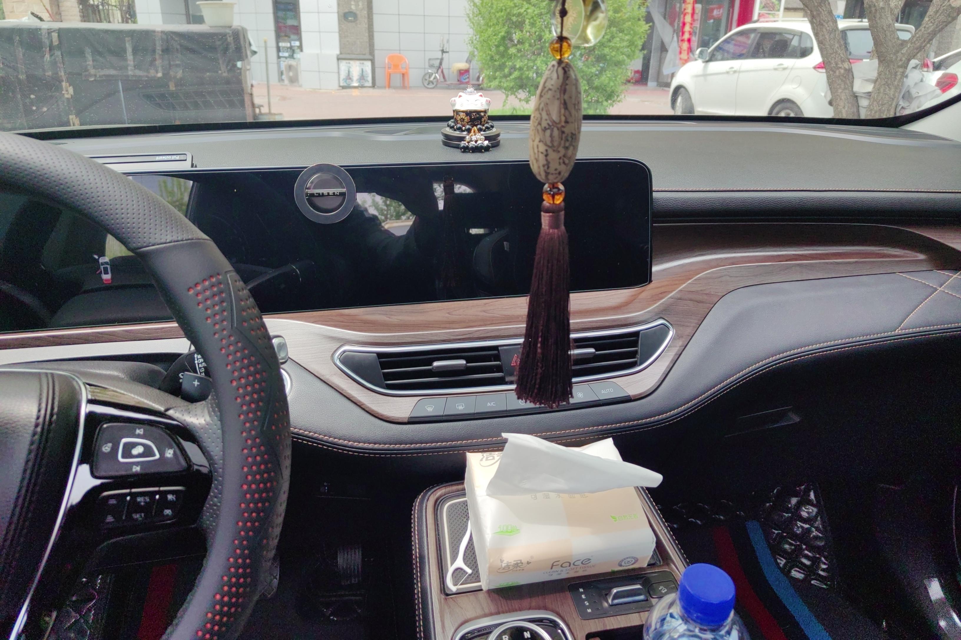 Ford Equator 2021 car image #16