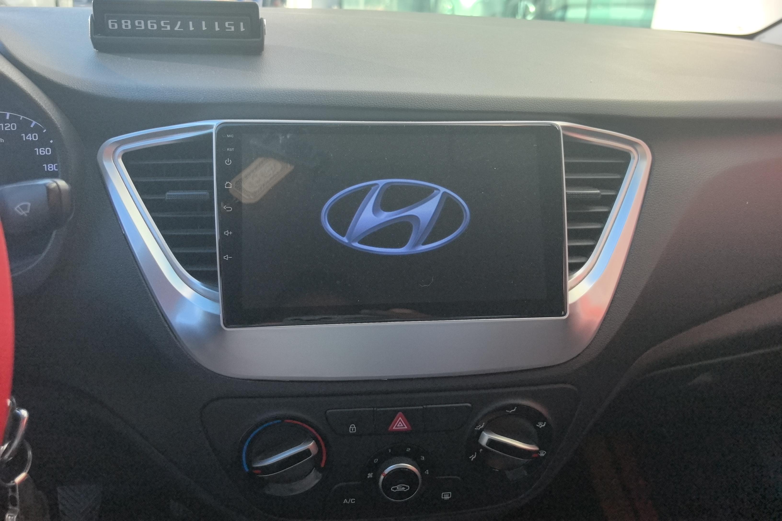 Hyundai Verna 2017 car image #16