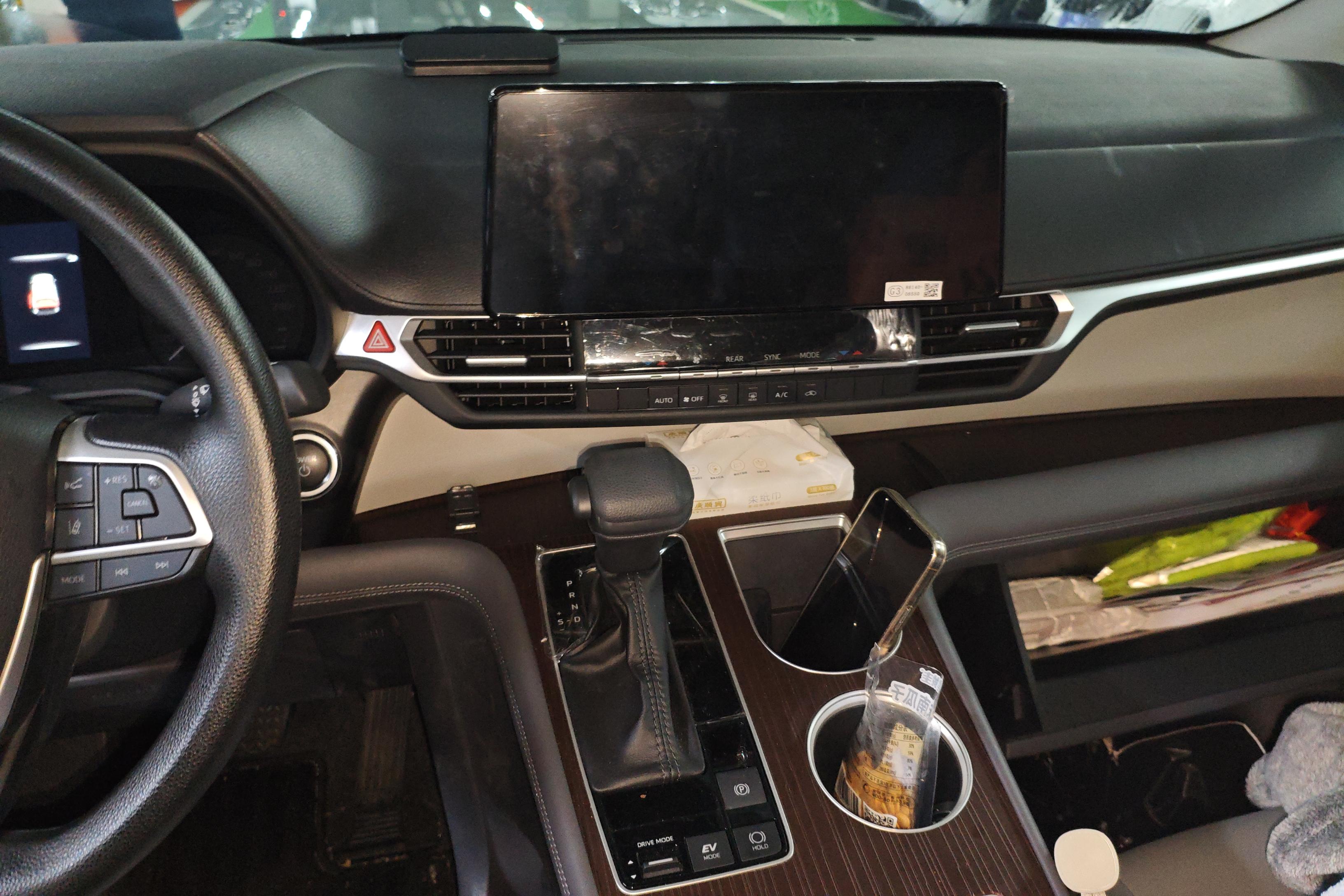 Toyota Granvia 2025 #16 Toyota Granvia 2025 car image #16