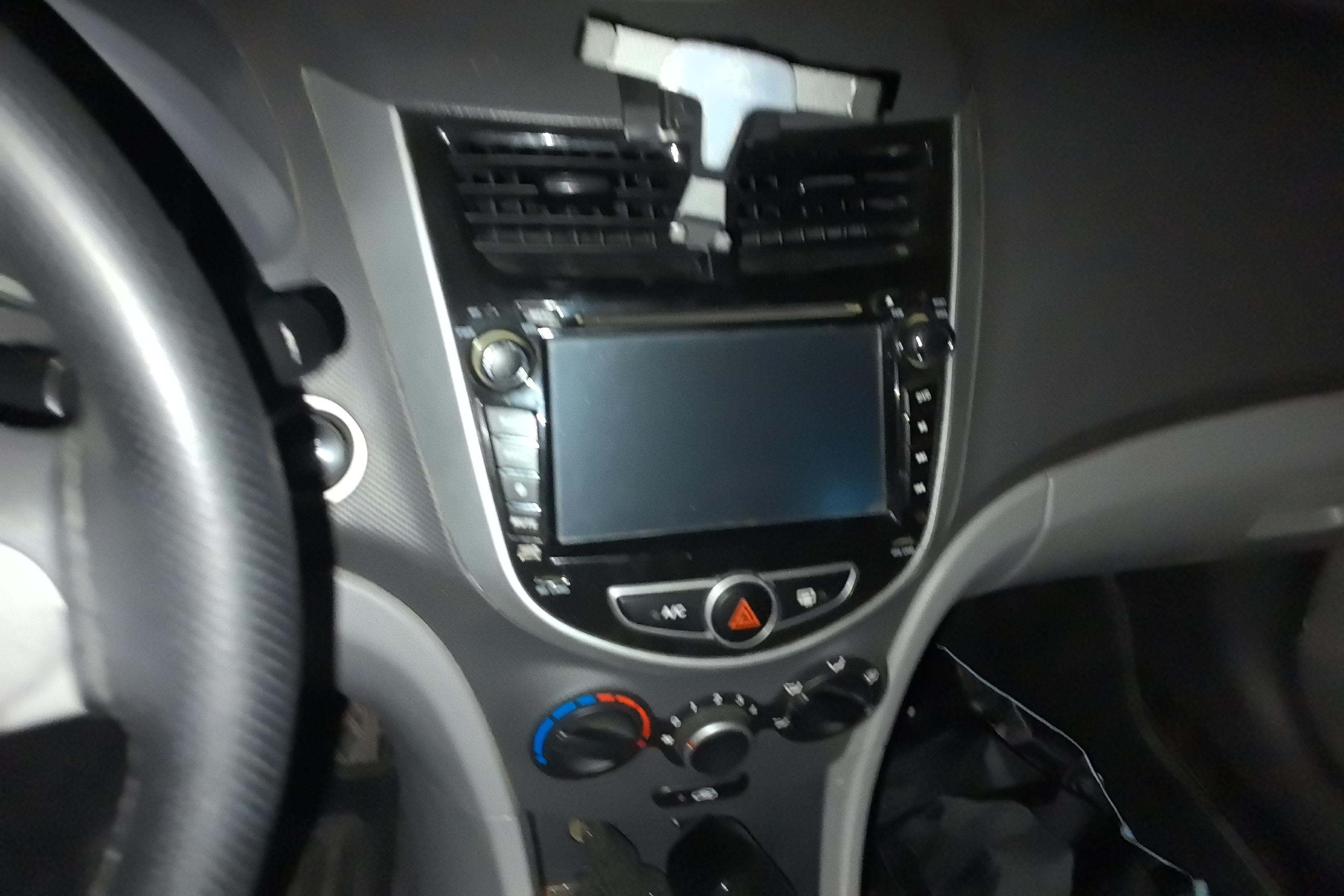 Hyundai Reina 2014 car image #16