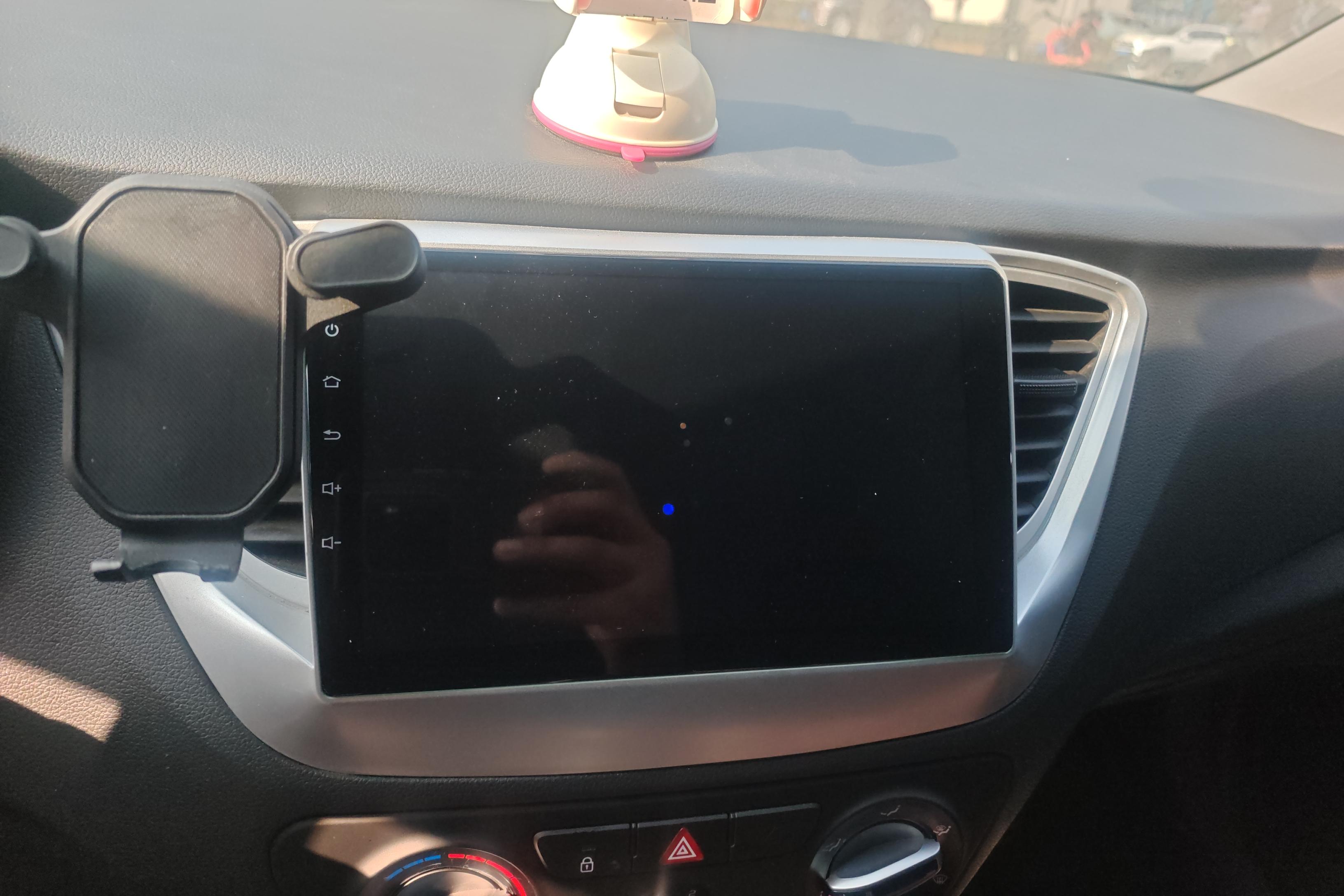 Hyundai Verna 2022 car image #16