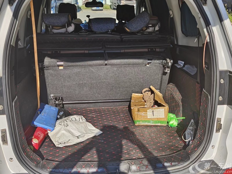 Forthing JOYEAR X6 2017 car image #16