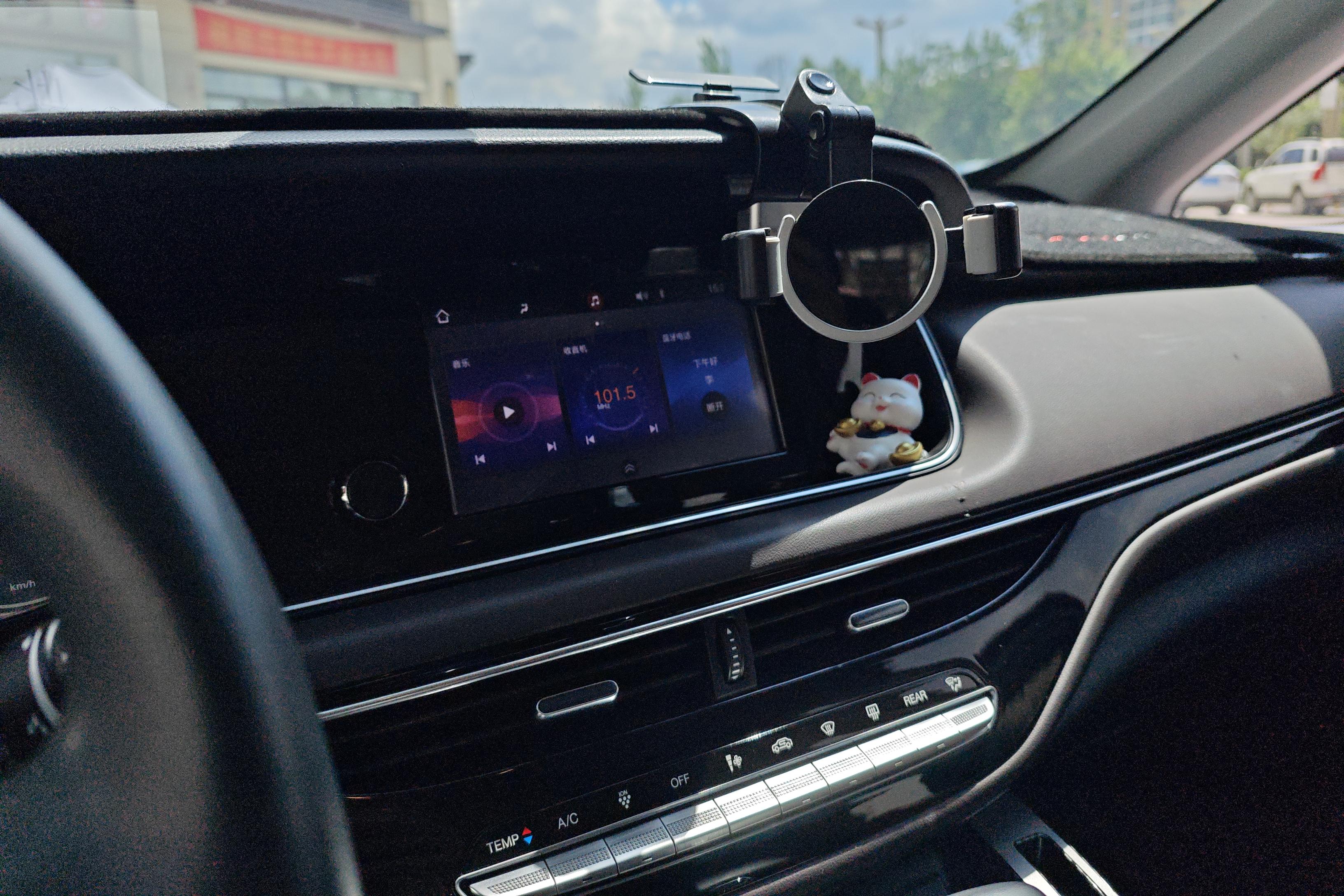 GAC Trumpchi M6 2019 car image #16