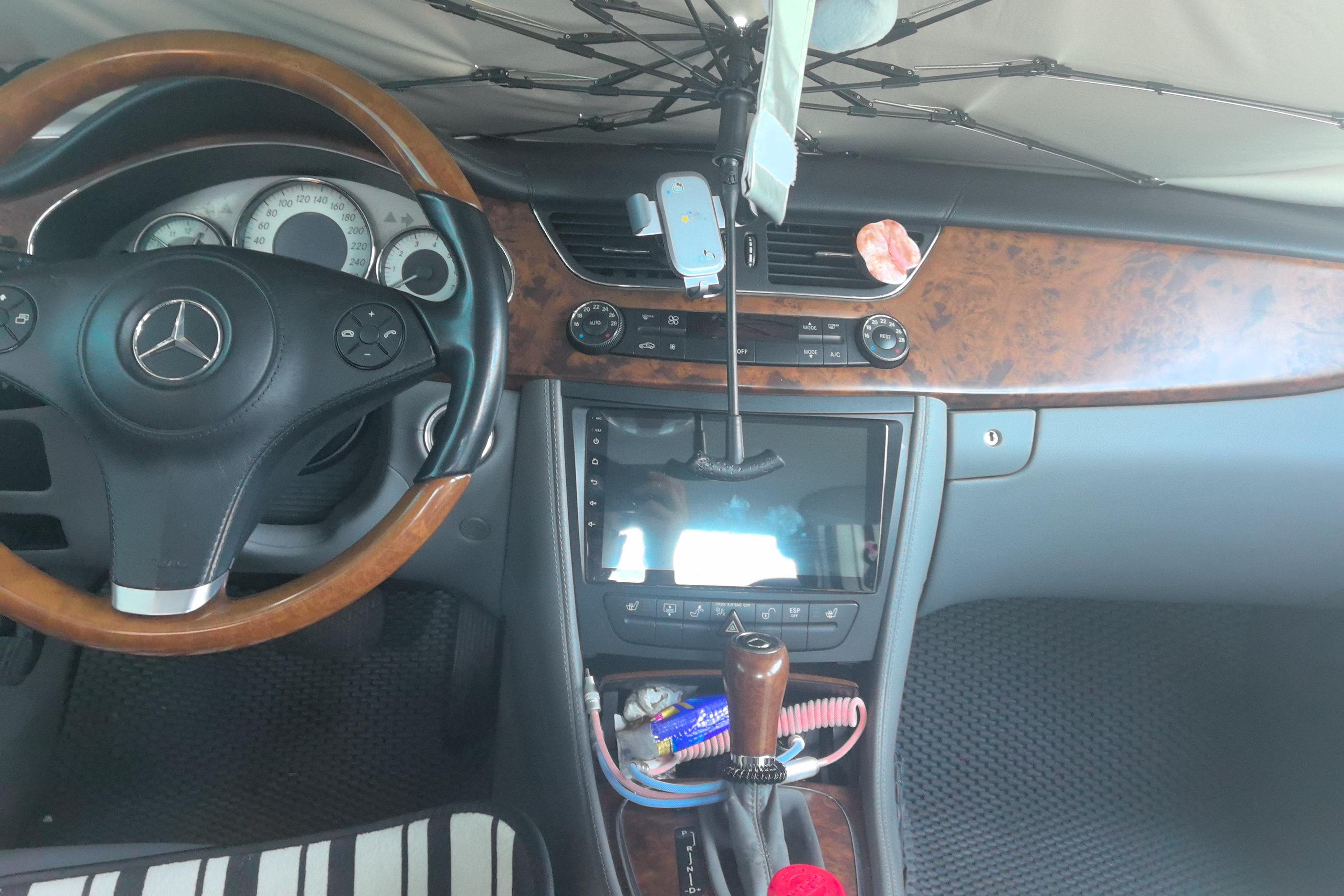 Mercedes-Benz CLS AMG 2010 car image #16