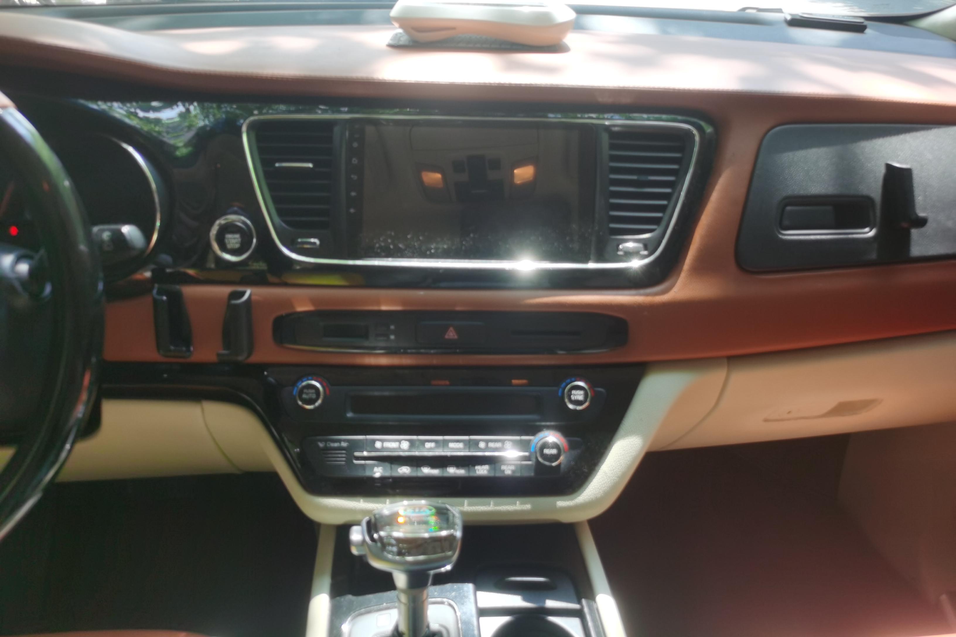 Kia Carnival 2016 изображение автомобиля #16