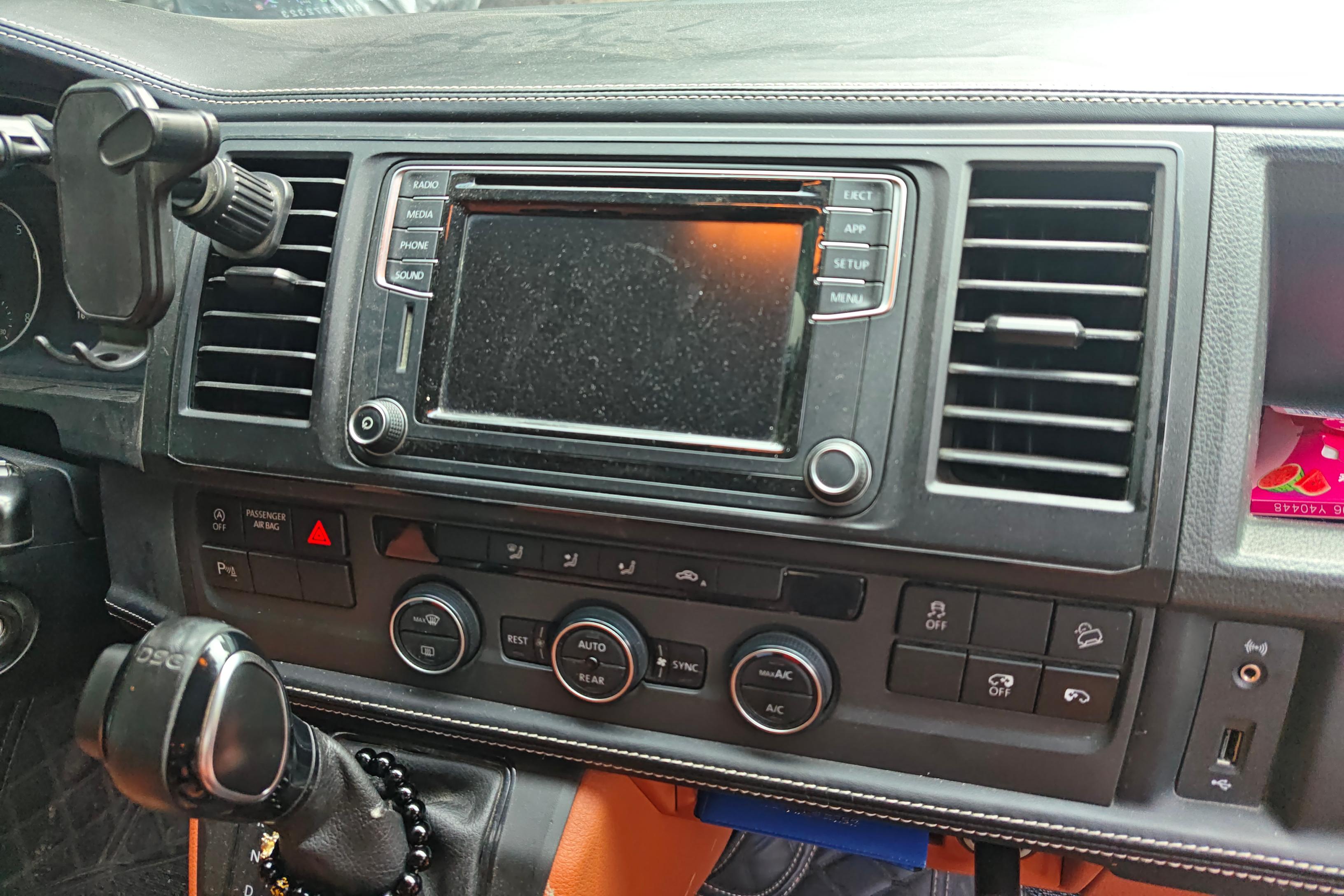 Volkswagen Caravelle 2018 #16 Volkswagen Caravelle 2018 car image #16