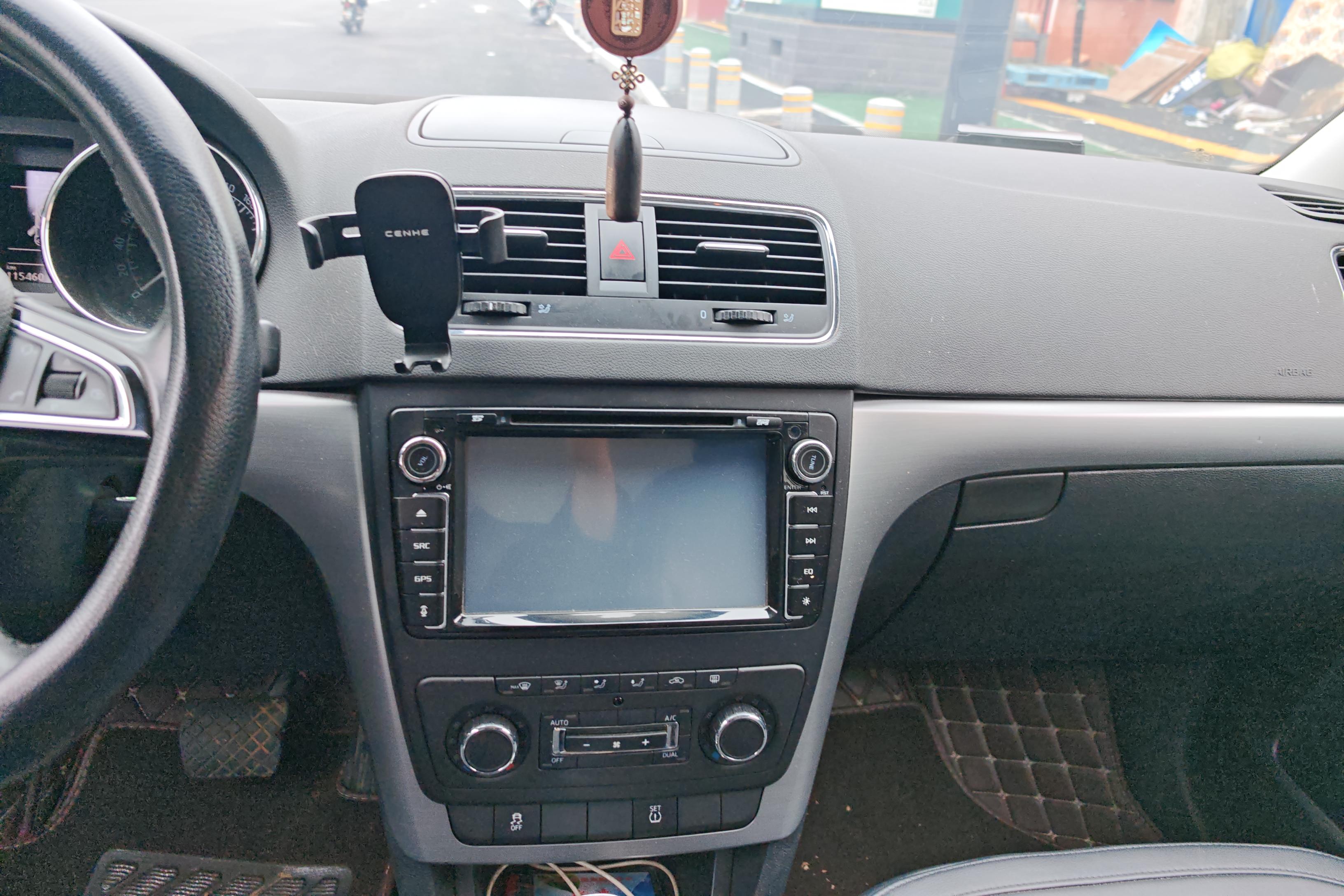 Skoda Yeti 2014 car image #16