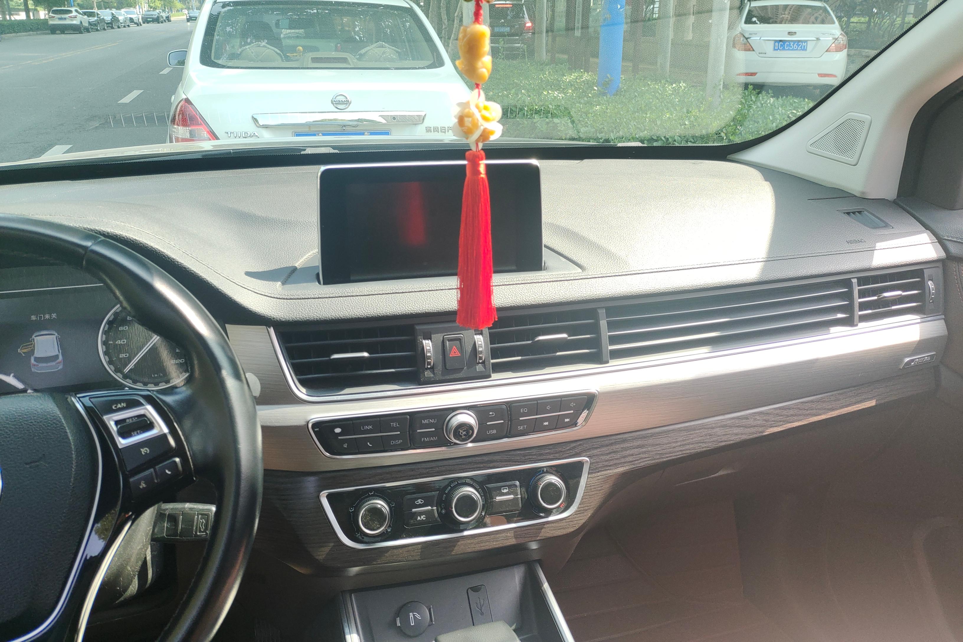 Forthing JOYEAR X6 2017 car image #16