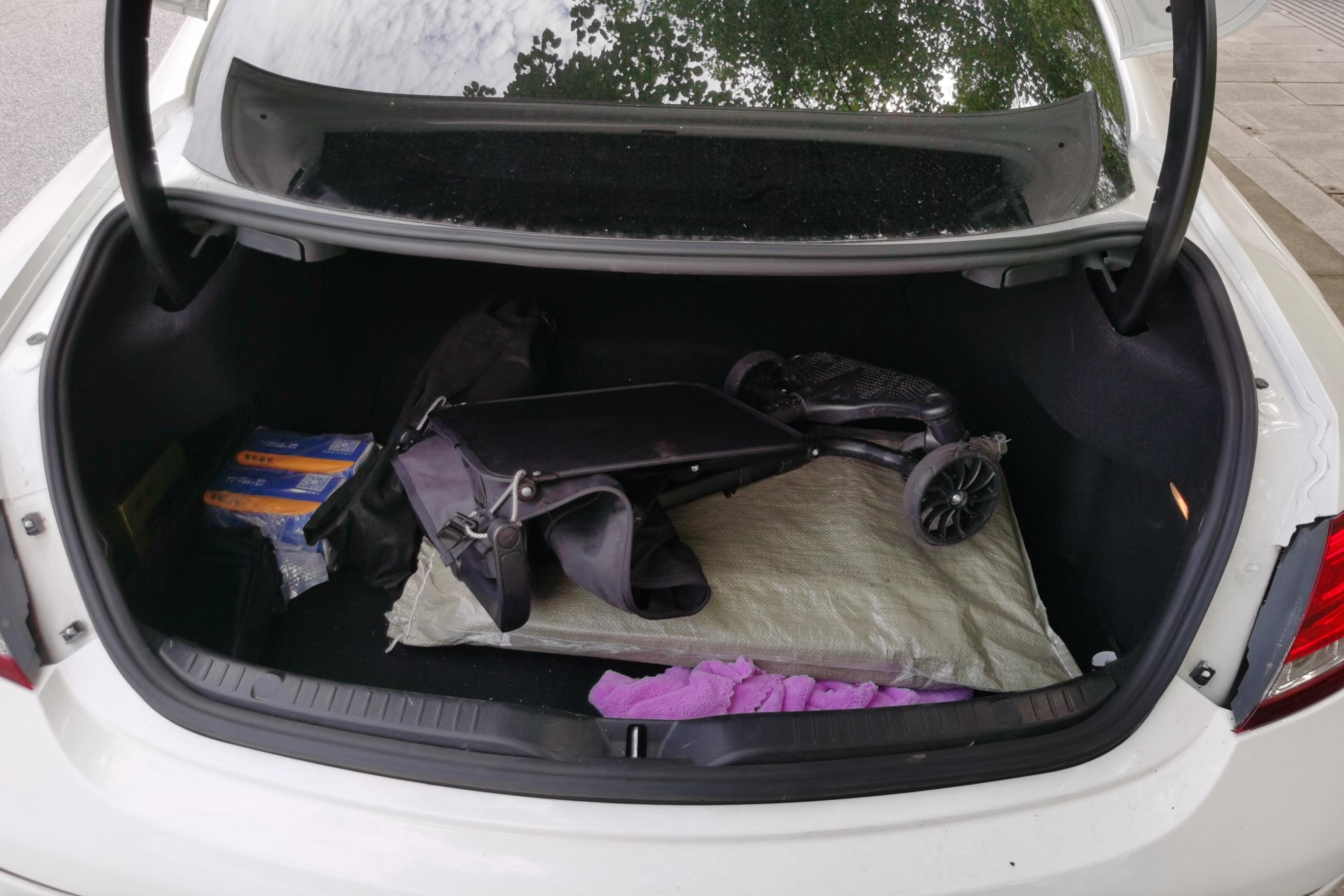 Mercedes-Benz C Class (Imported) 2018 #16 Mercedes-Benz C Class (Imported) 2018 car image #16