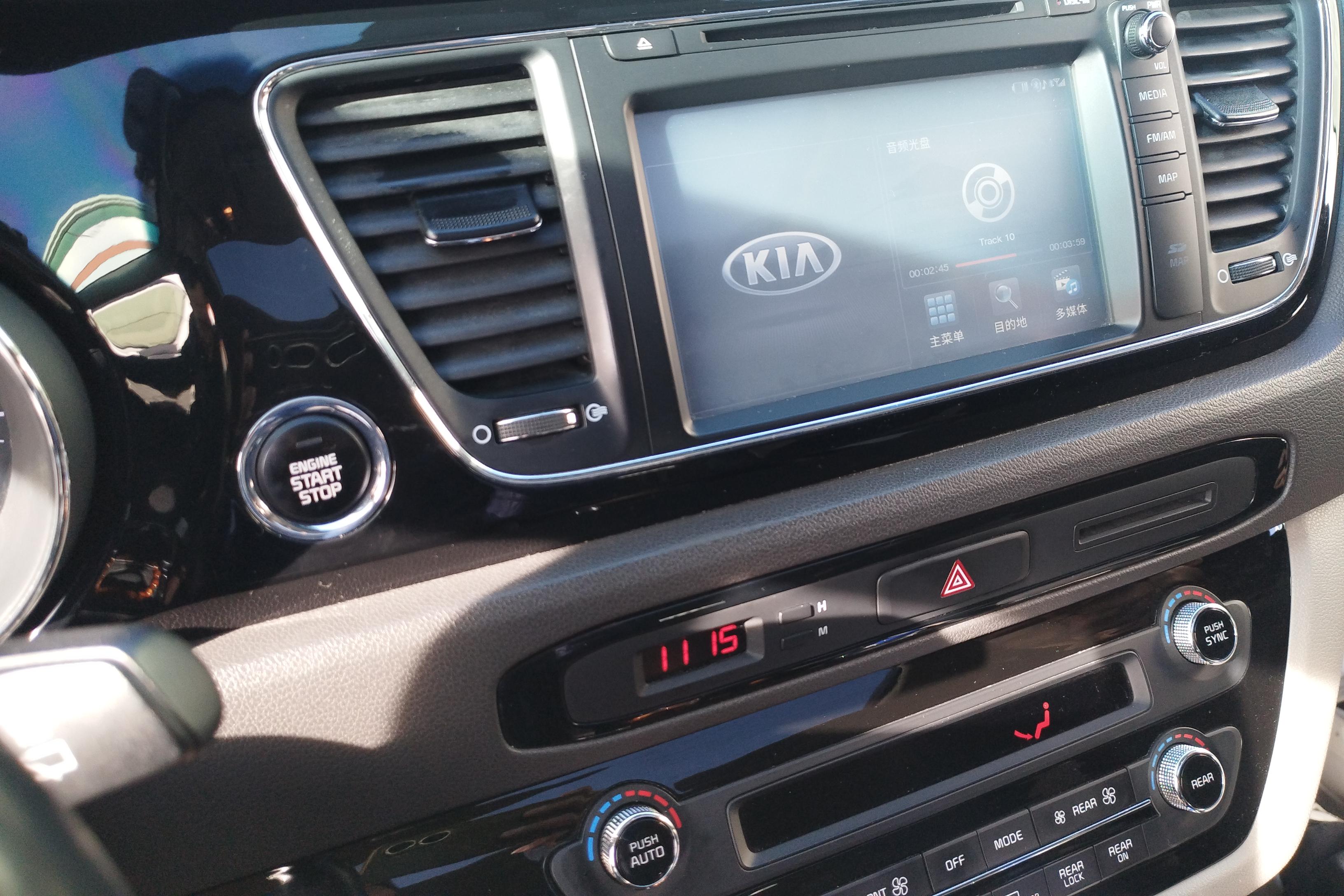 Kia Carnival 2017 изображение автомобиля #16