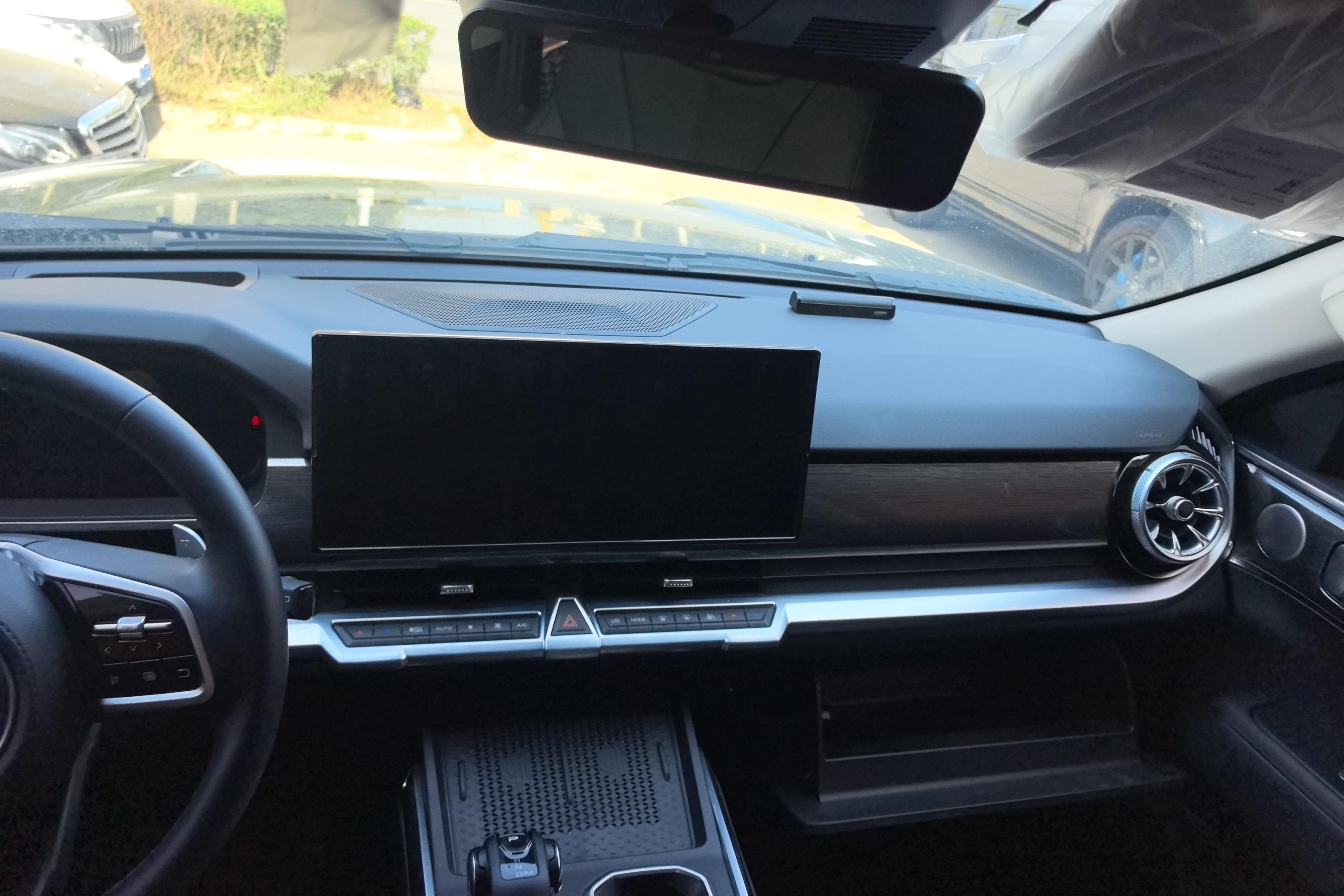 Tank 400 2024 car image #16