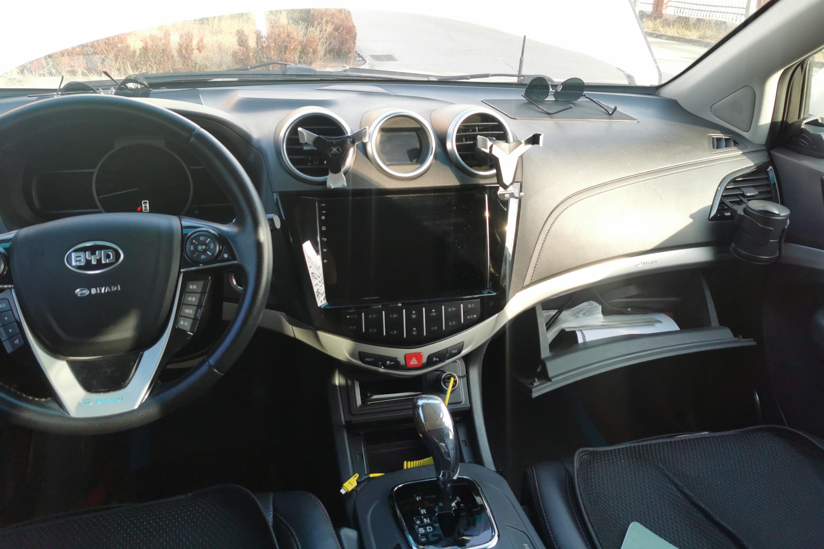 BYD Xia 2015 #16 BYD Xia 2015 car image #16