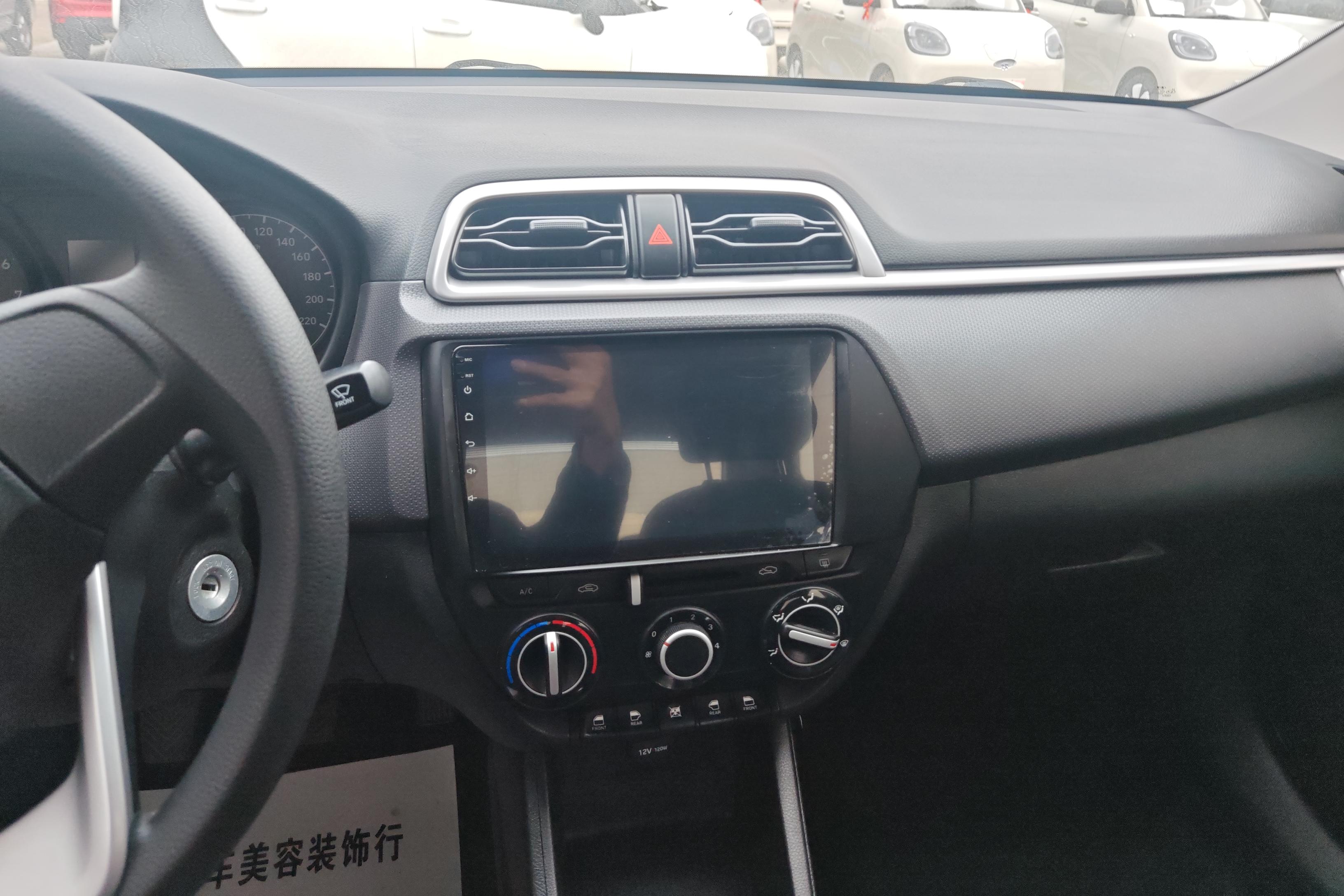 Hyundai Reina 2021 car image #16