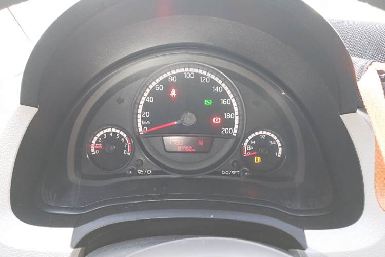 Volkswagen up! 2016 immagine di auto #16