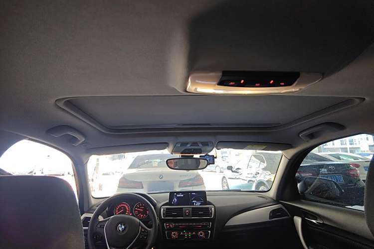 BMW 1 Series (Imported) 2016 car image #16