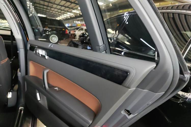 Volkswagen Pheaton 2016 imagen de coche #16