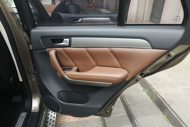 Haval H8 2018 car image #16