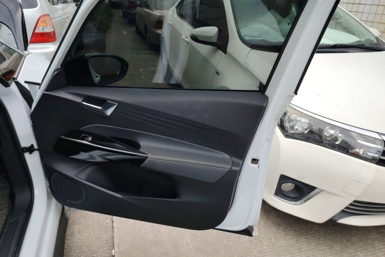 Volkswagen ID.3 2023 #16 Volkswagen ID.3 2023 car image #16