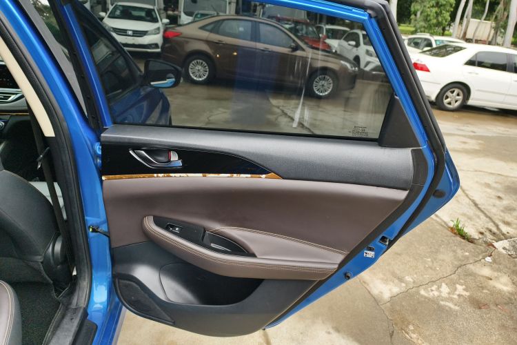 Changan Eado DT 2018 car image #16