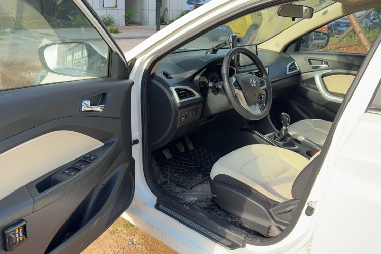 Changan Alsvin V7 2018 #16 Changan Alsvin V7 2018 car image #16