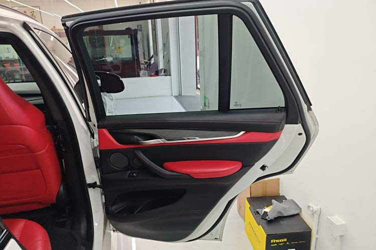 BMW X5 M 2016 car image #16