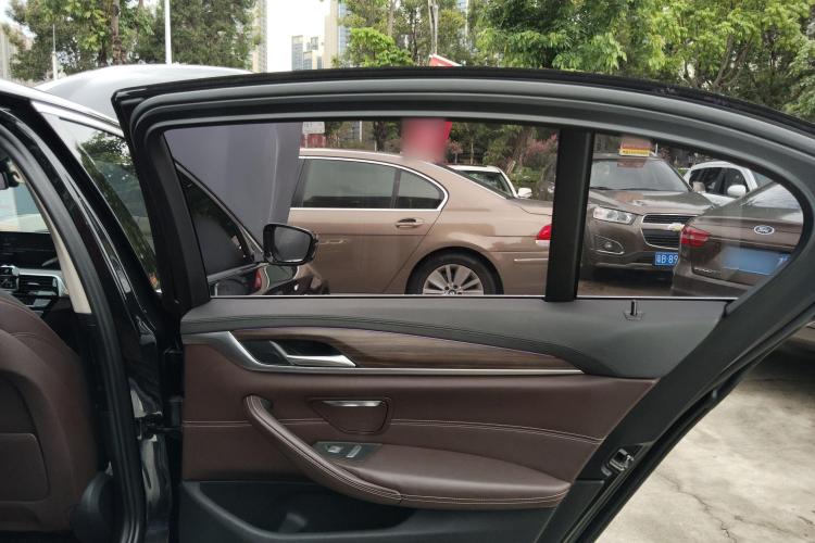 BMW 5 Series New Energy 2019 car image #16