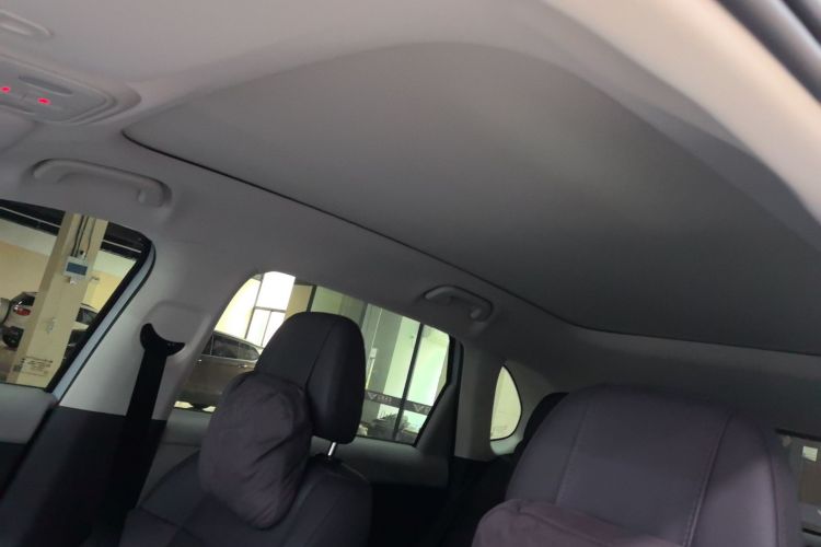 零跑汽车 零跑B10 2025 汽车图片 #16