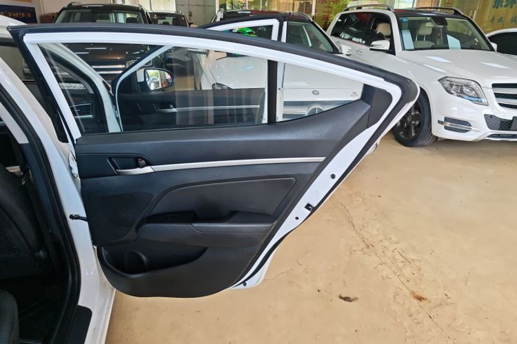 Hyundai Elantra AD 2019 car image #16