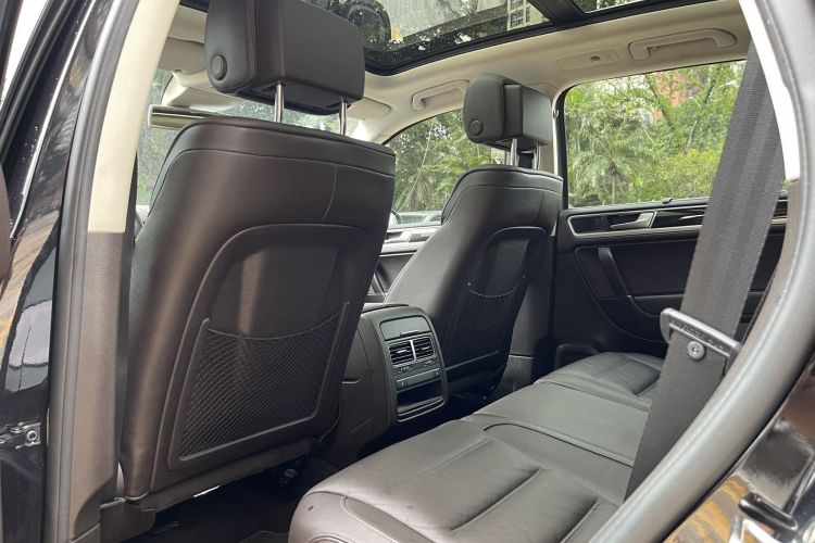 Volkswagen Touareg 2016 car image #16