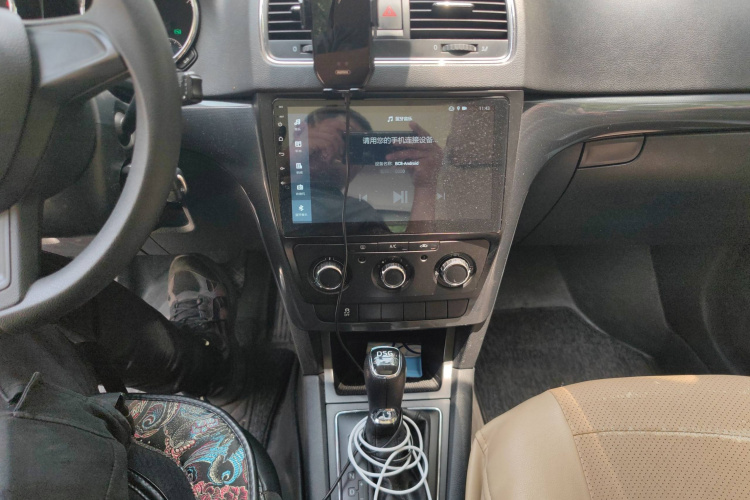 Skoda Yeti (Imported) 2017 car image #16